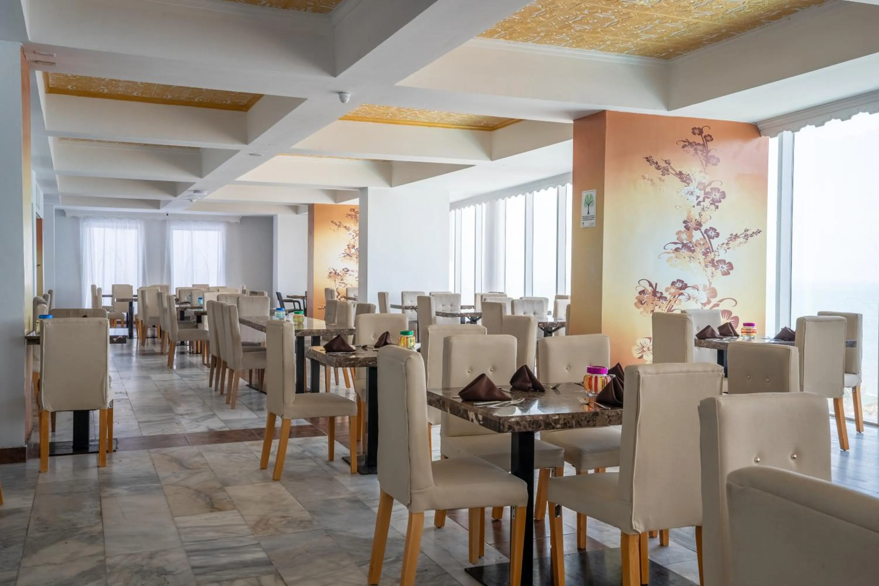 Restaurant/places to eat in Hotel Cartagena Dubai