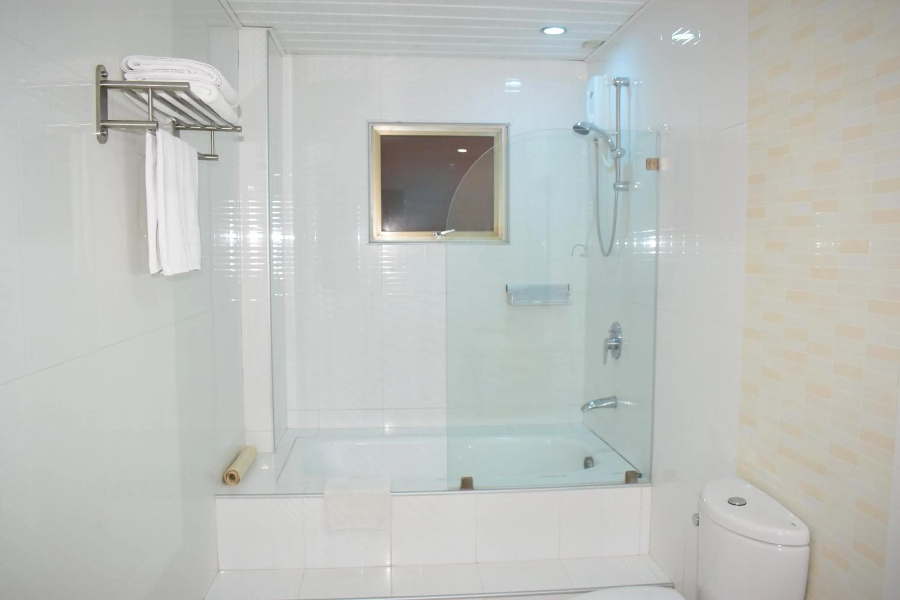 Shower in Diamond Suites and Residences