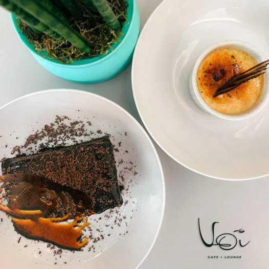 Restaurant/places to eat in Diamond Suites and Residences