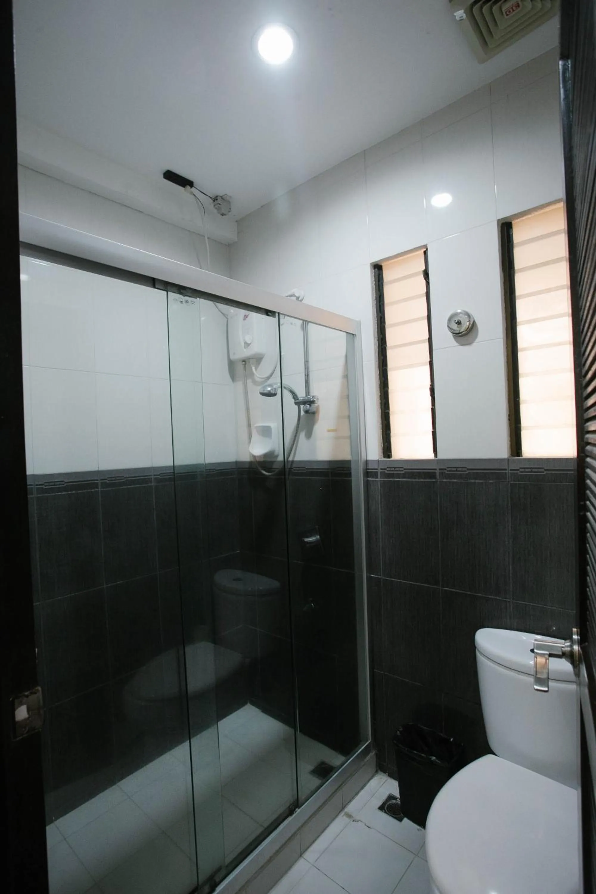 Shower in Diamond Suites and Residences