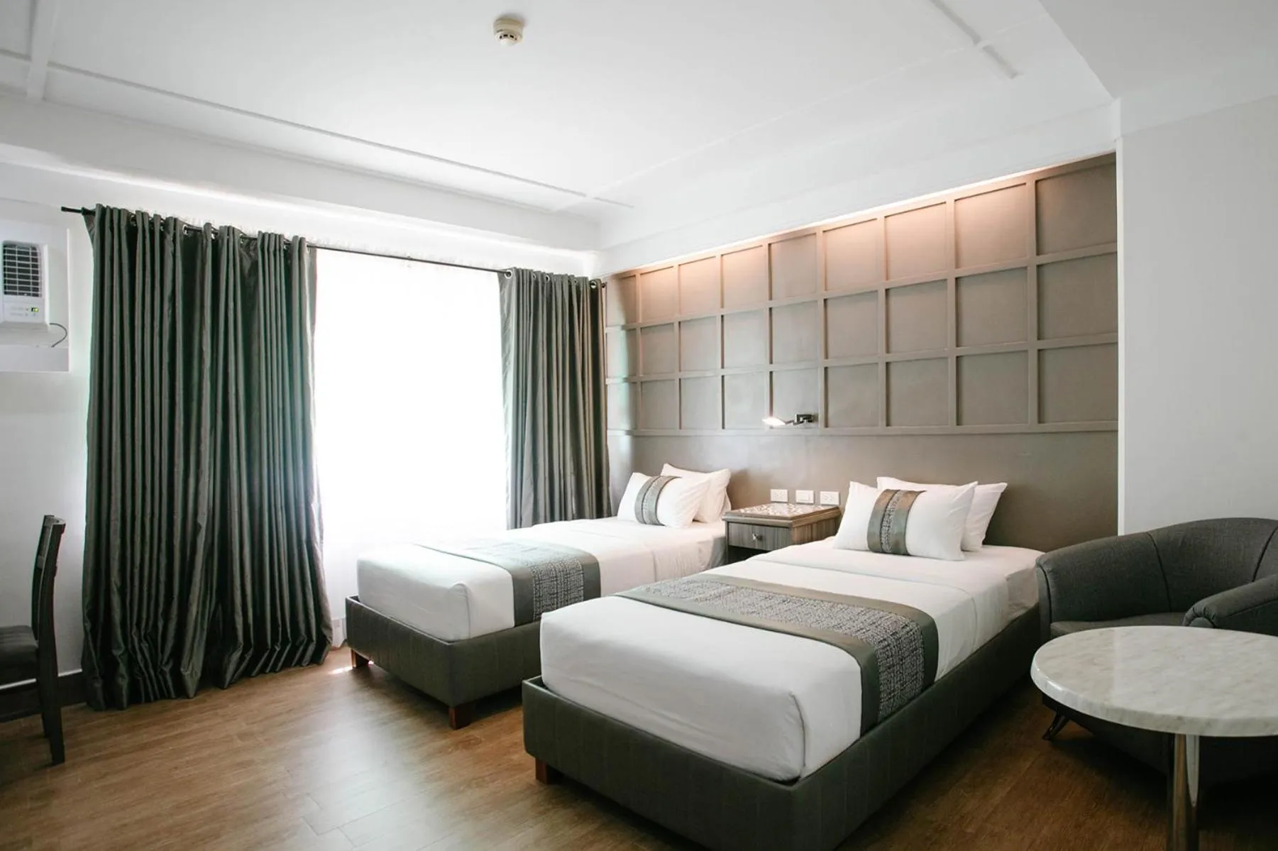 Photo of the whole room, Bed in Diamond Suites and Residences