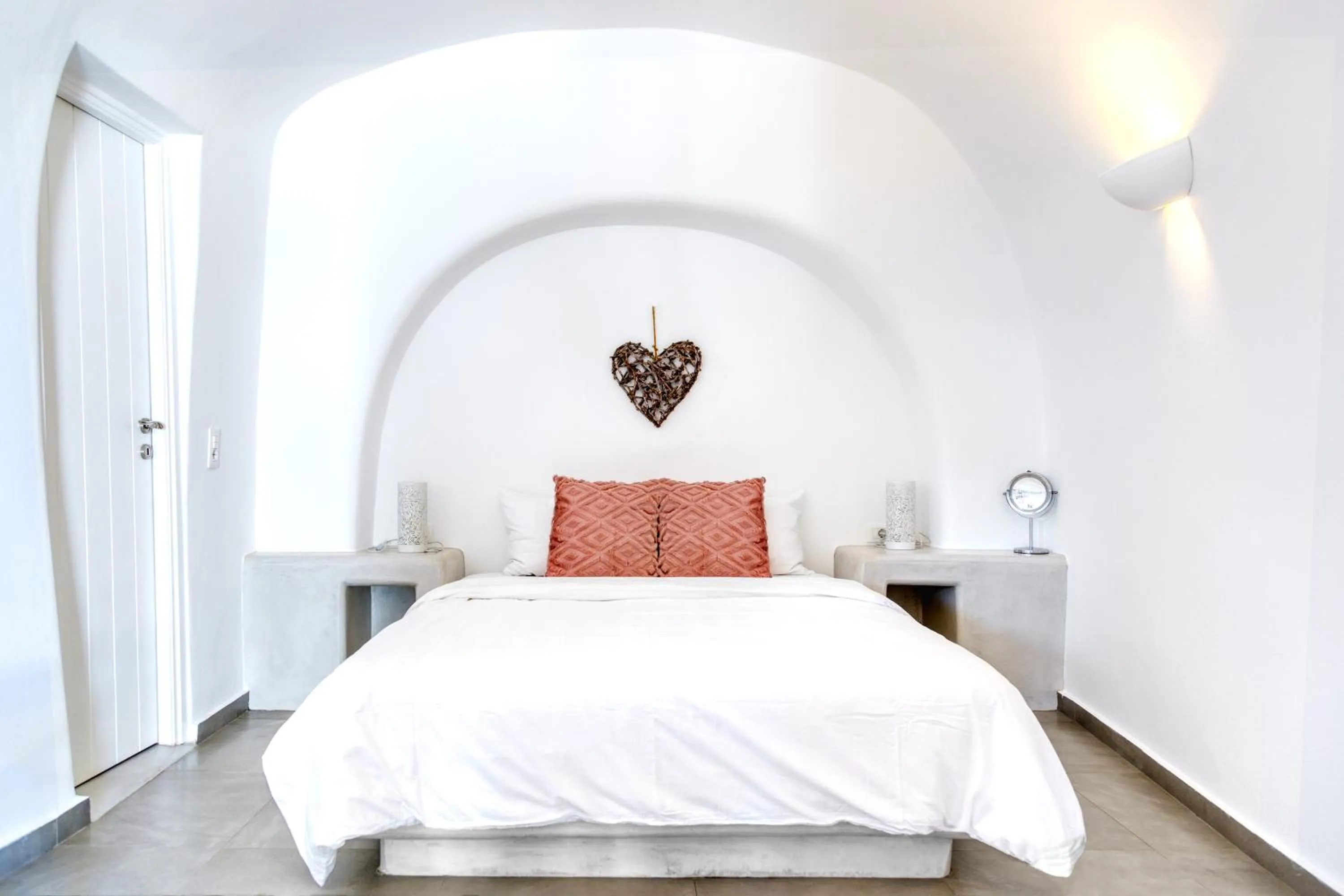 Bedroom, Bed in Aris Caves