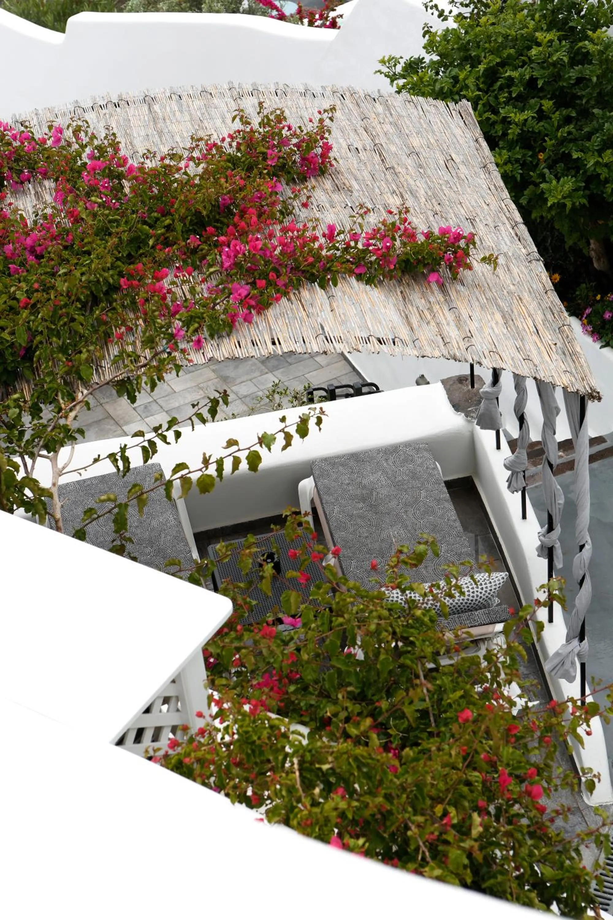 Property building in Aris Caves