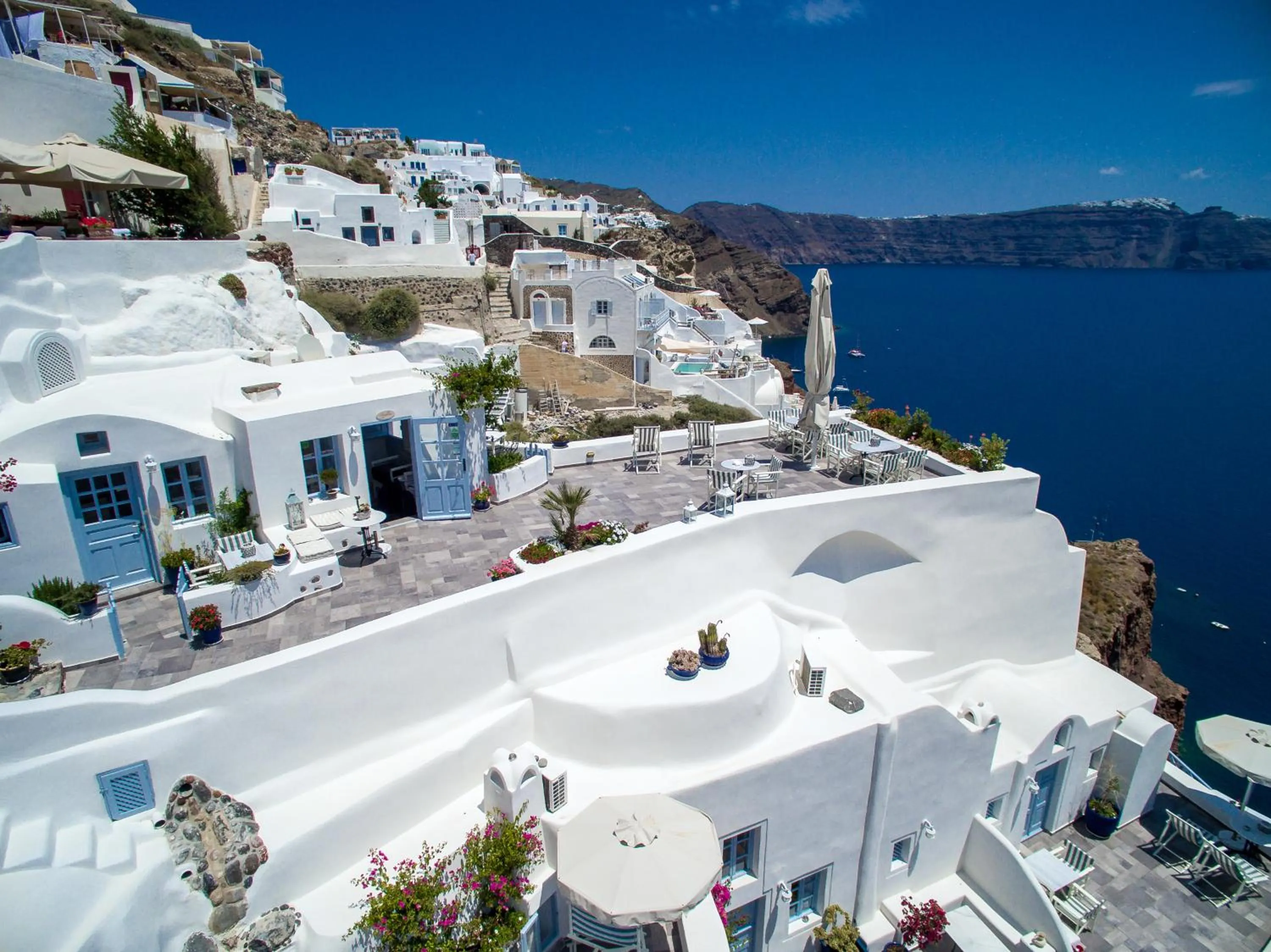 Property building in Aris Caves