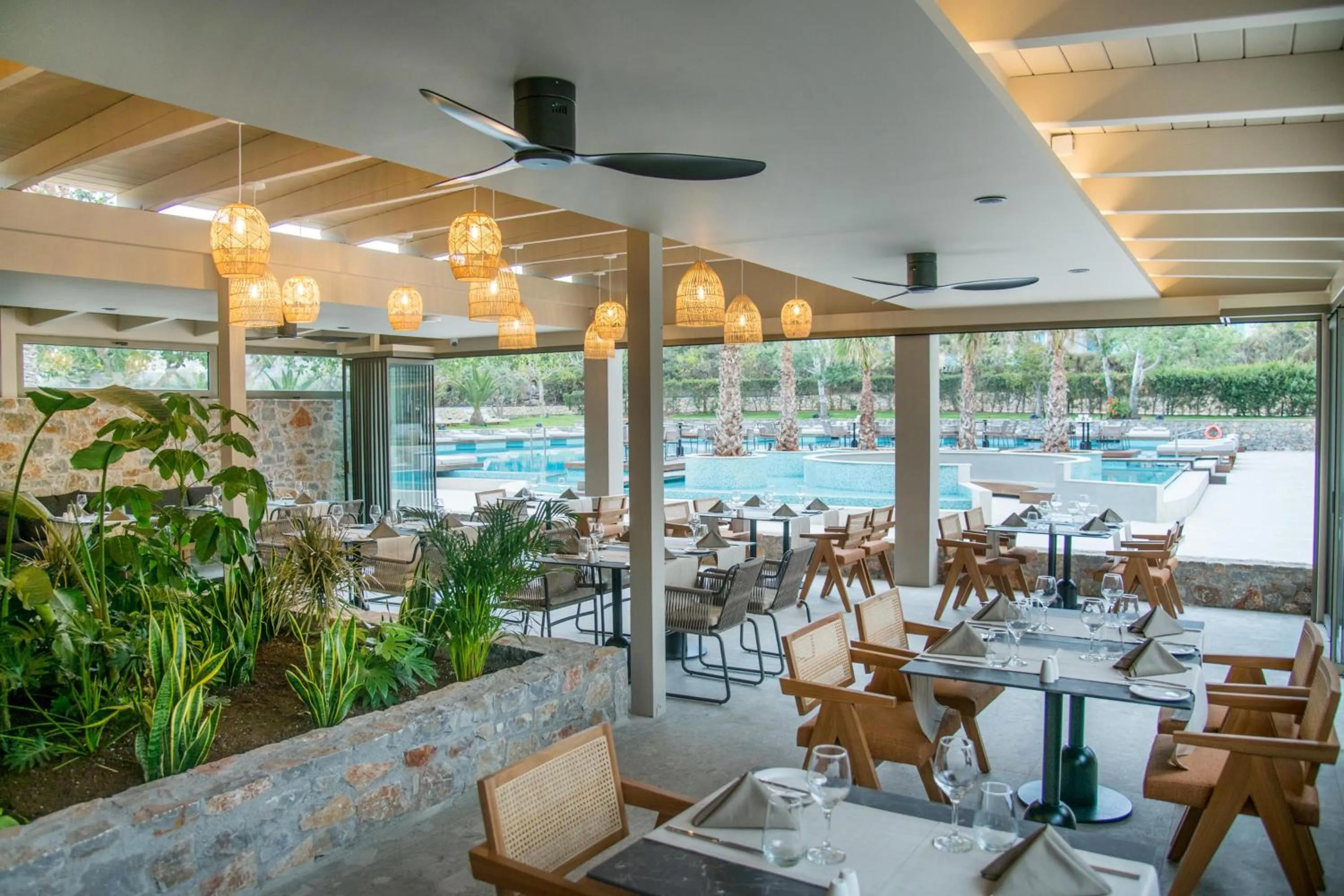 Restaurant/places to eat in KING MINOS RETREAT Resort & Spa