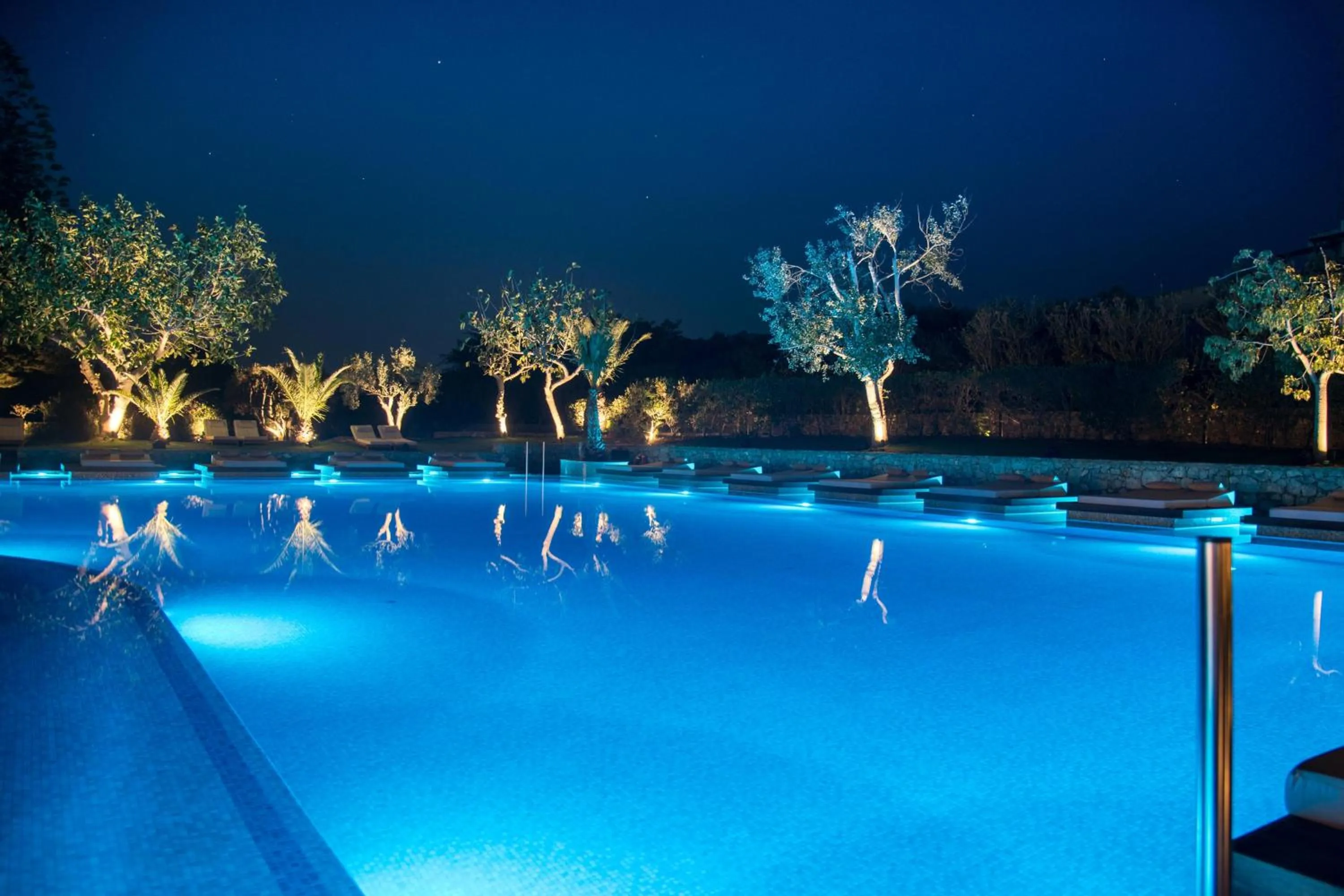 Swimming pool in KING MINOS RETREAT Resort & Spa