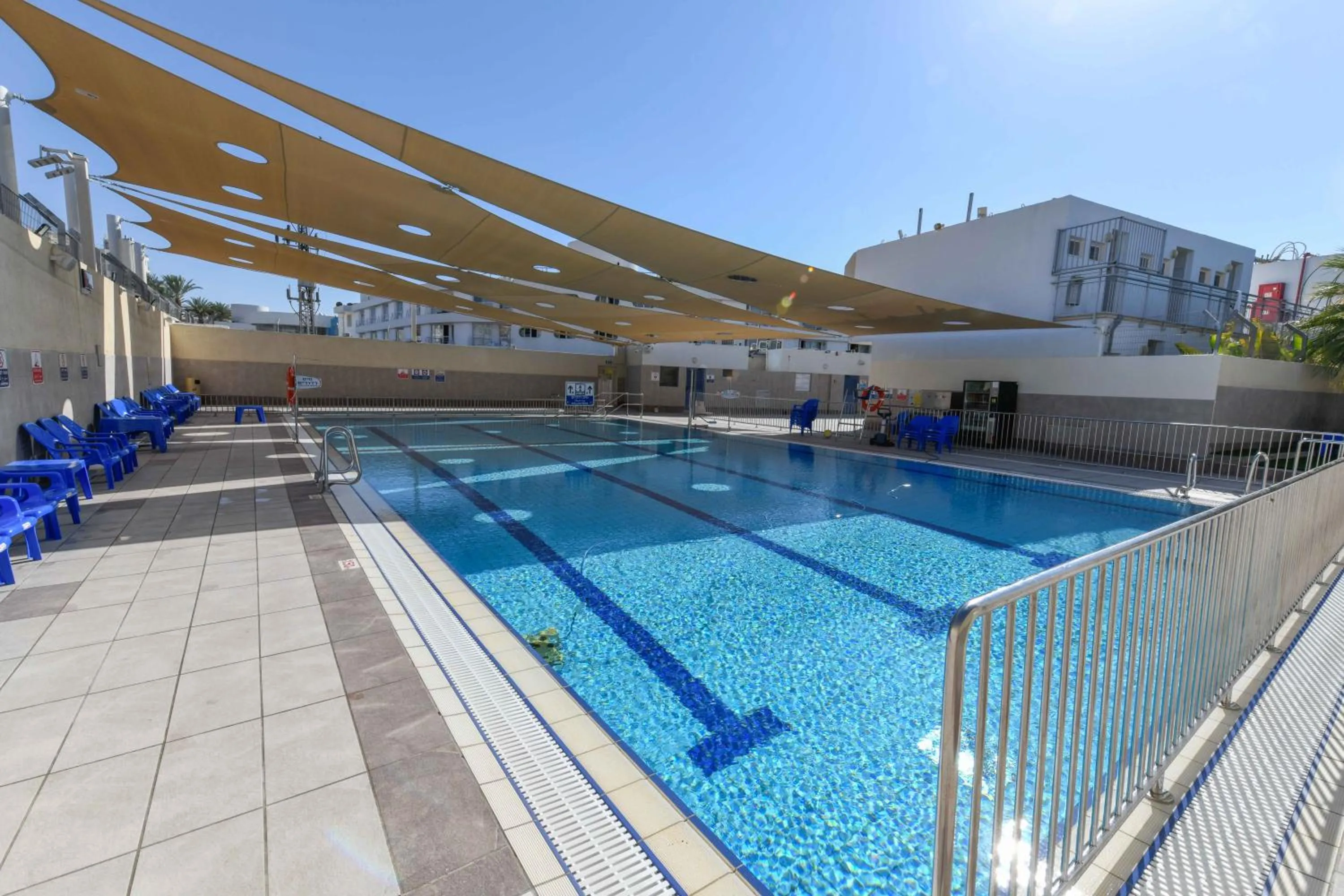 Swimming pool in HI - Eilat Hostel