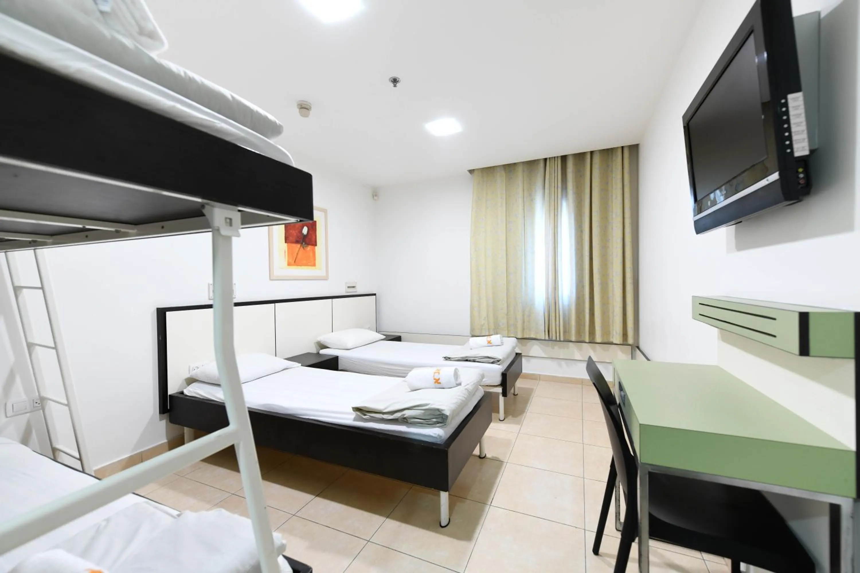 Staff, Bed in HI - Eilat Hostel