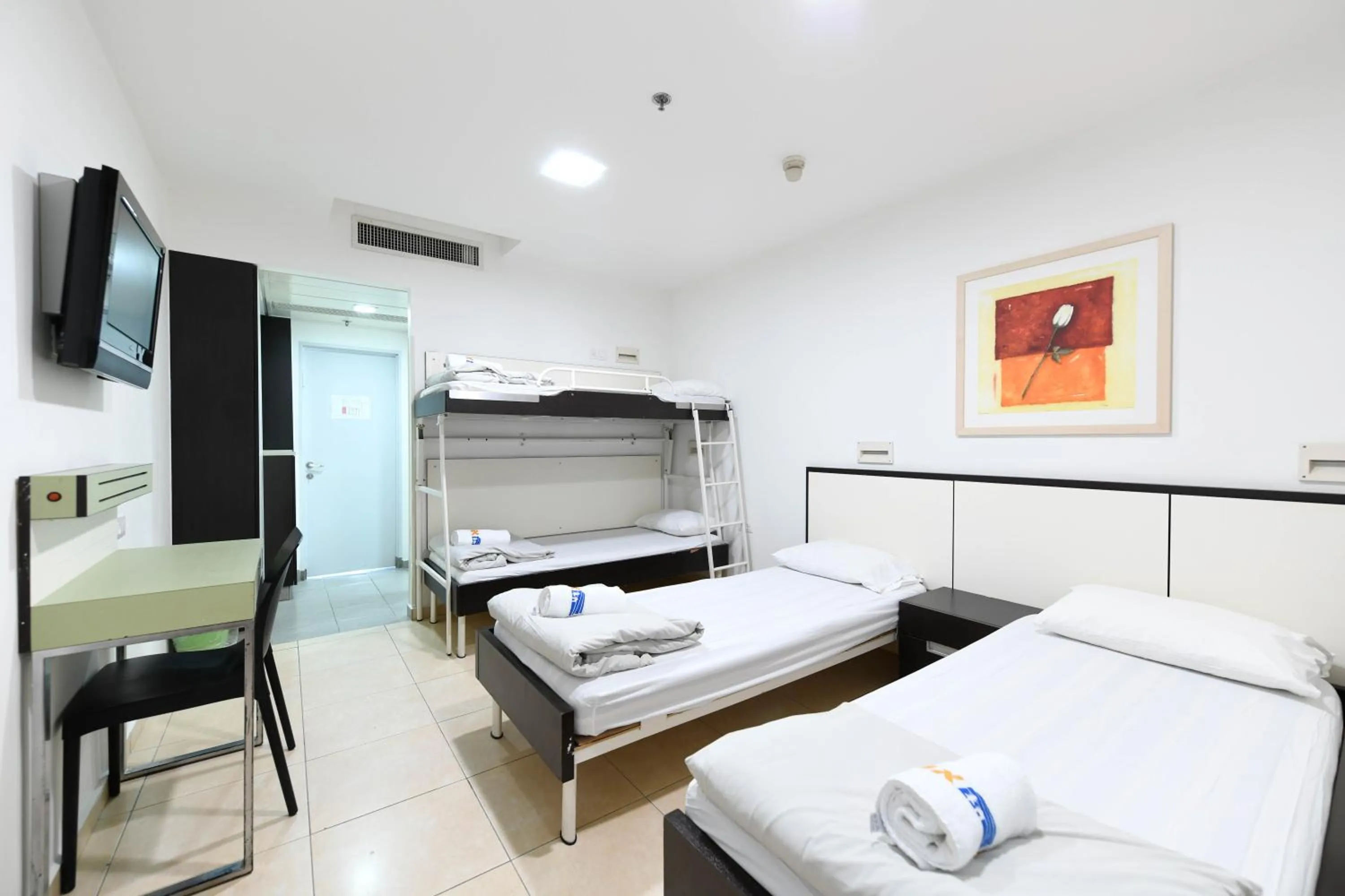 Staff, Bed in HI - Eilat Hostel