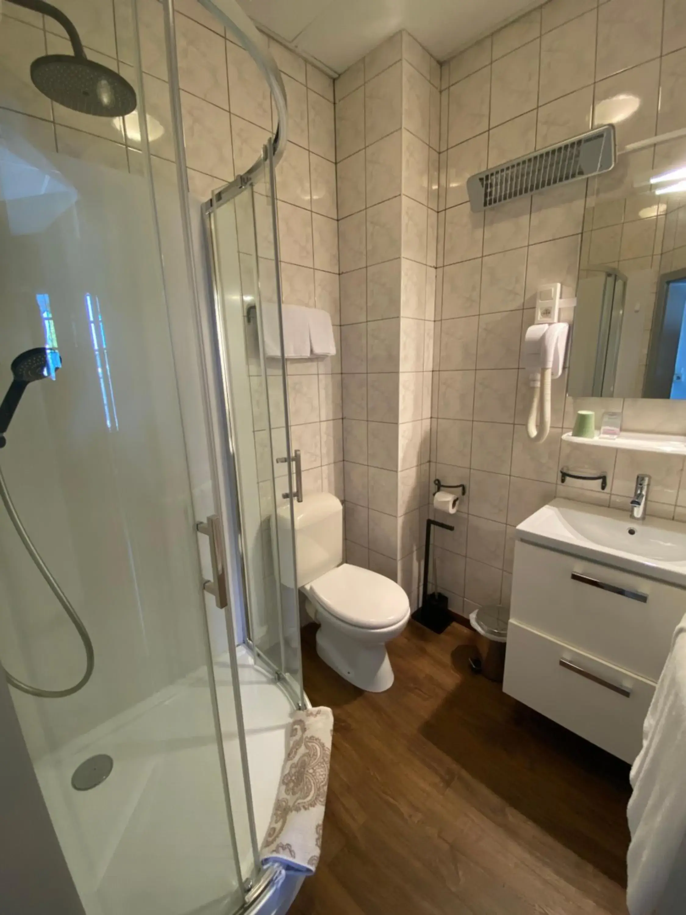 Double Room in Hotel Des Ardennes Double Room in Hotel Des Ardennes