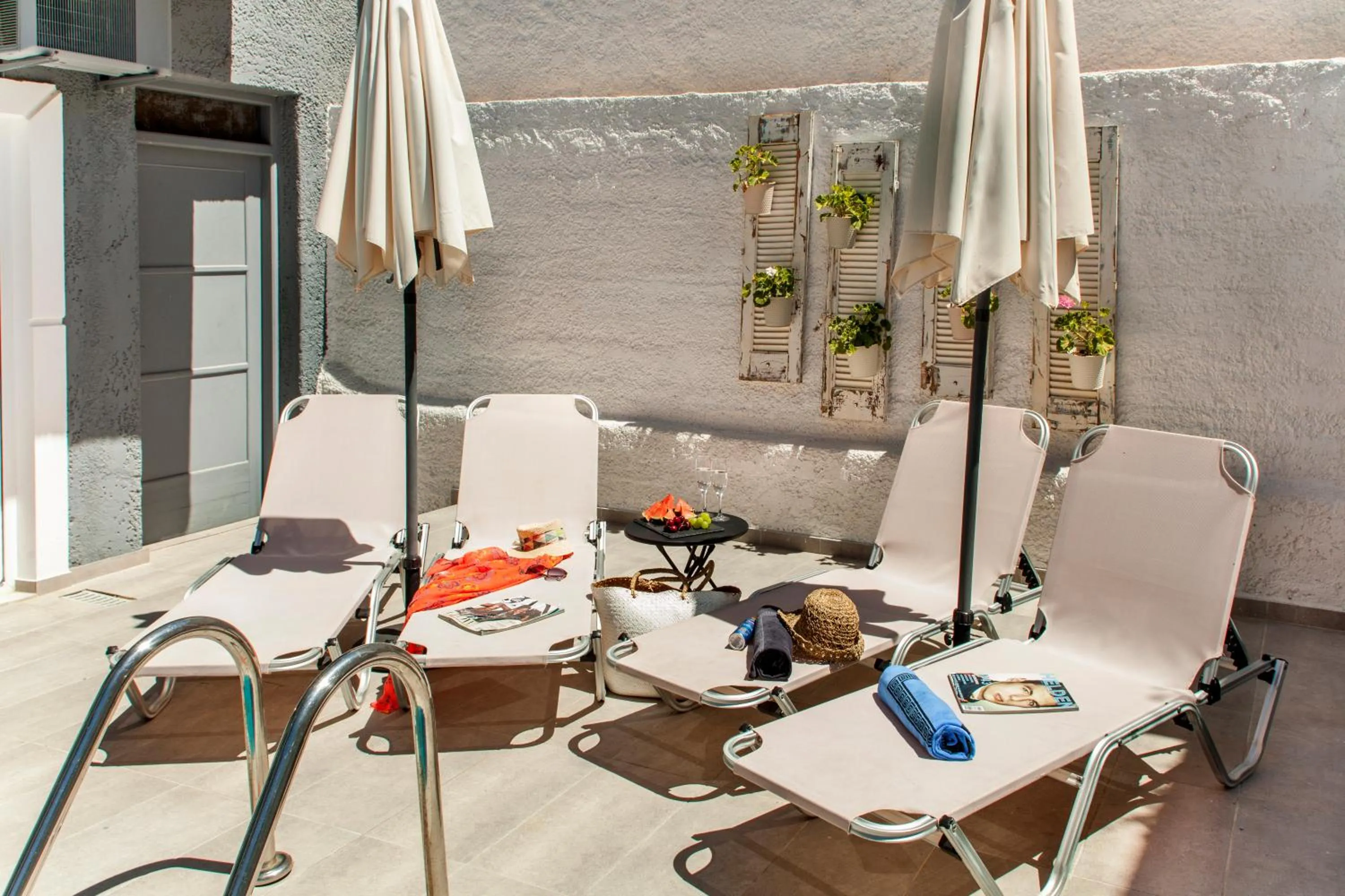 Swimming pool in Elychryson