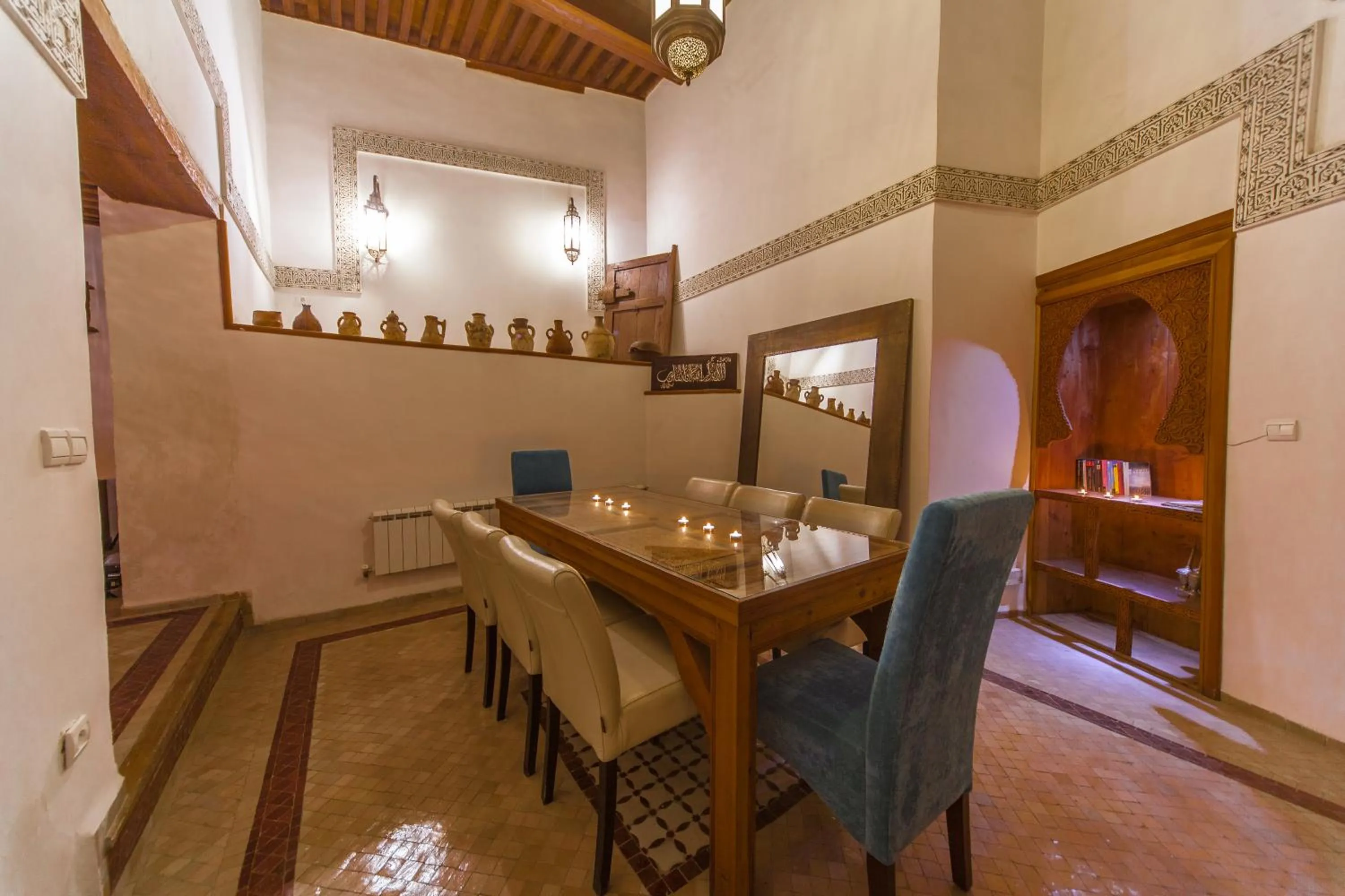 Restaurant/places to eat in Riad Said