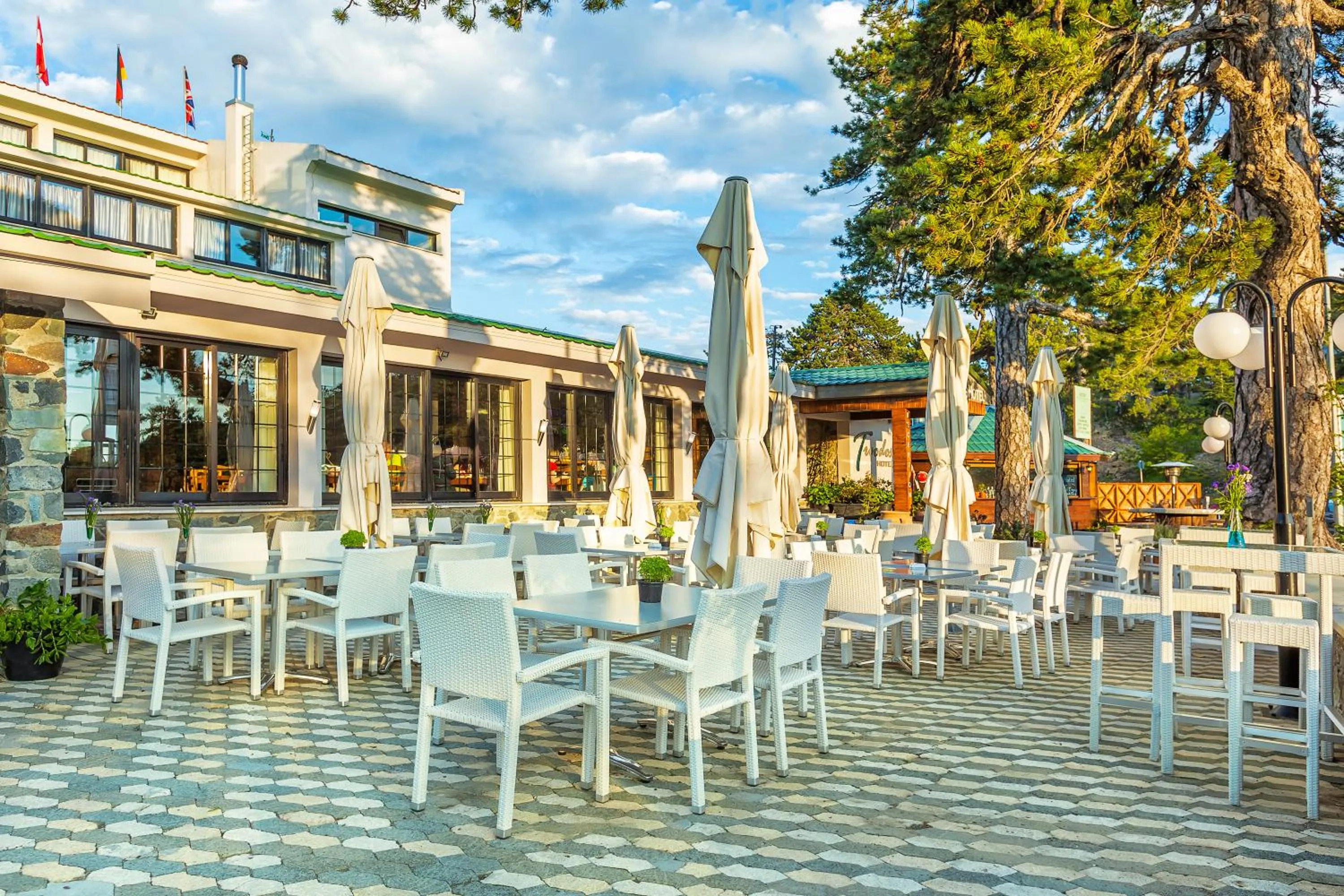 Restaurant/places to eat in Troodos Hotel & Spa