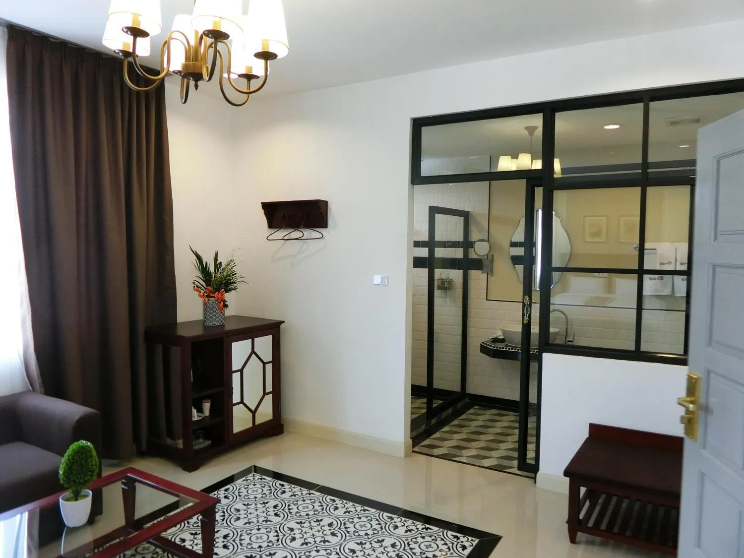 TV and multimedia in Bloom Boutique Hotel & Cafe