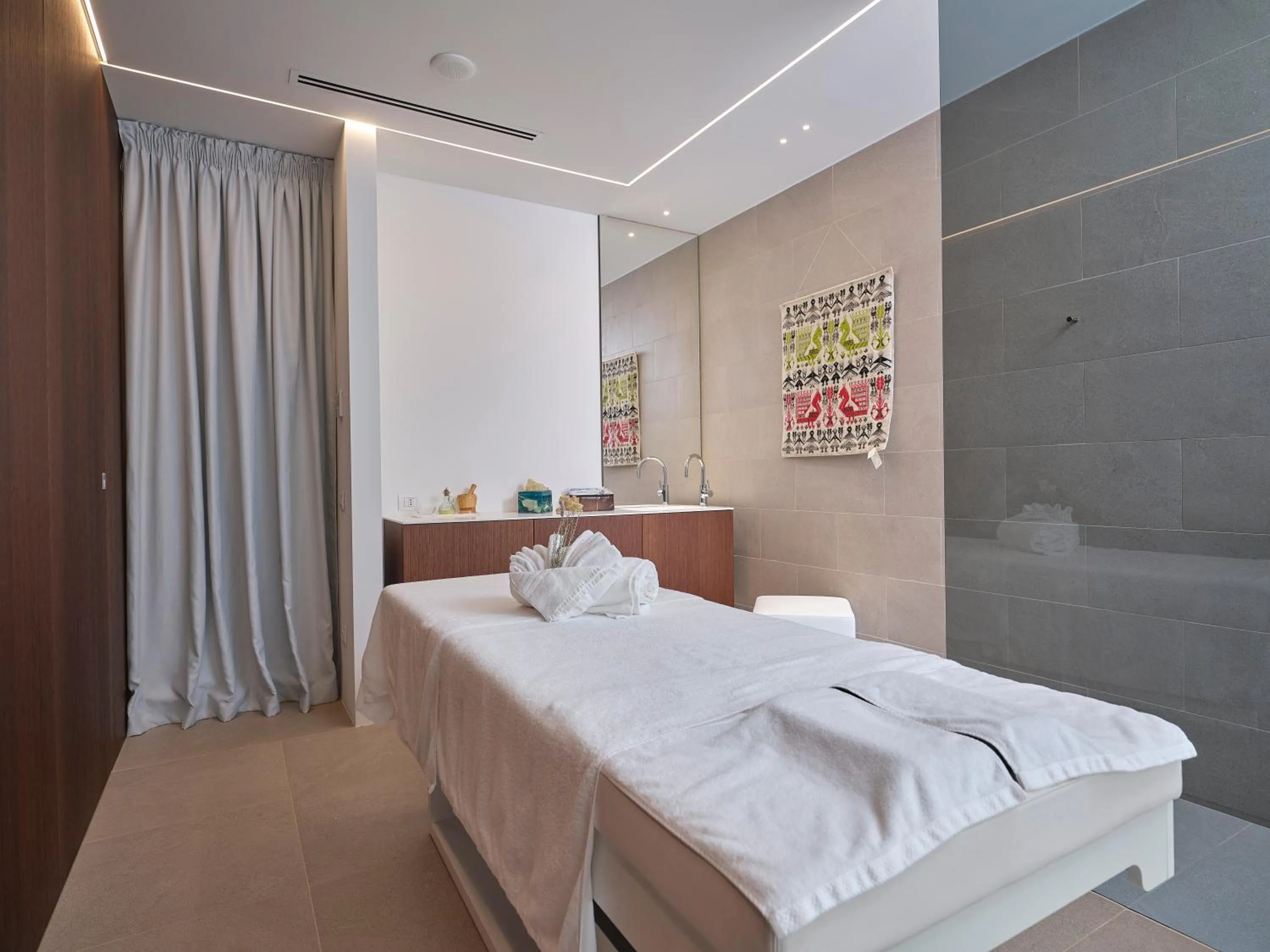 Massage, Bed in Hotel L'Esagono