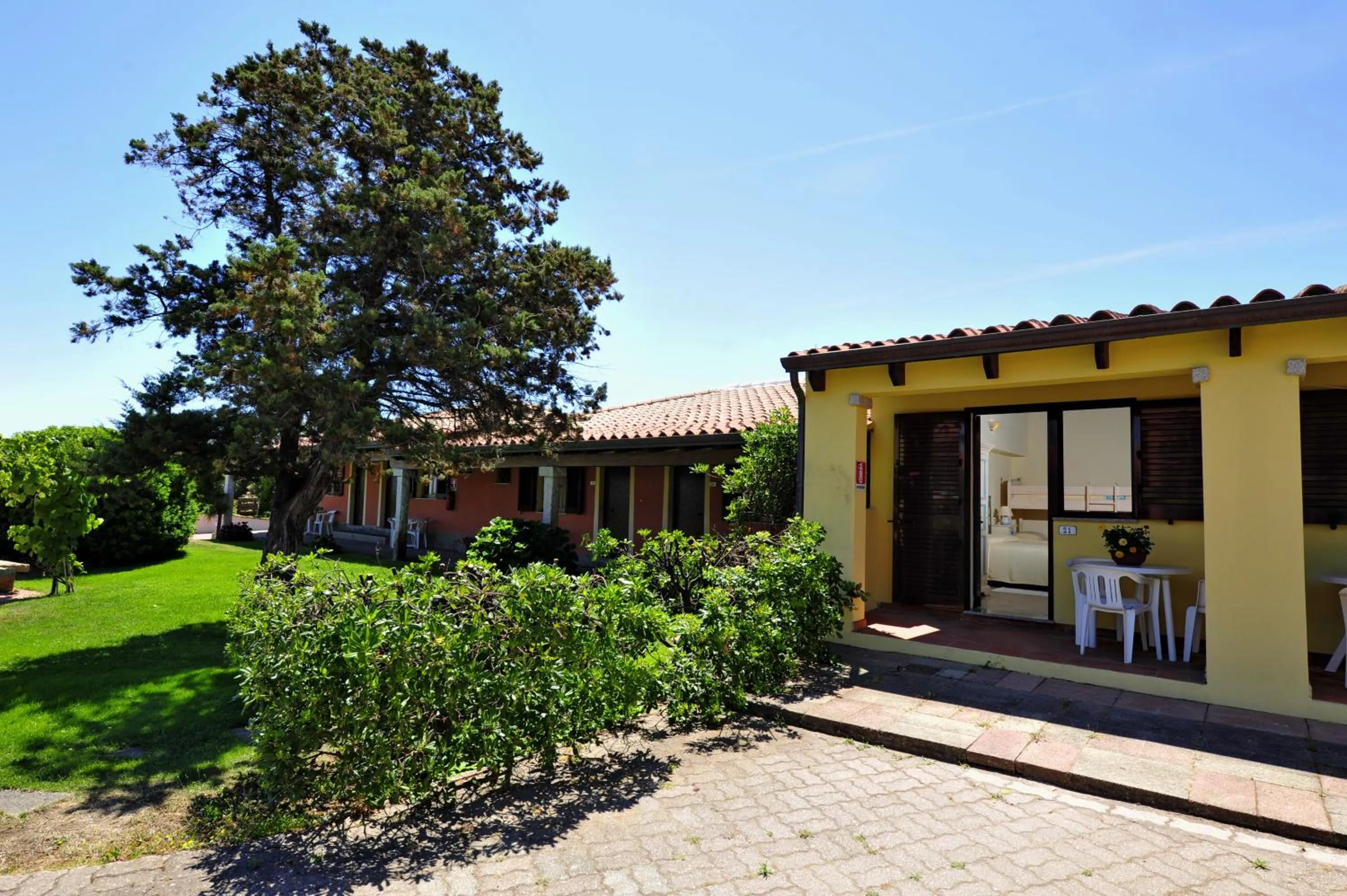 Bedroom in Hotel L'Esagono
