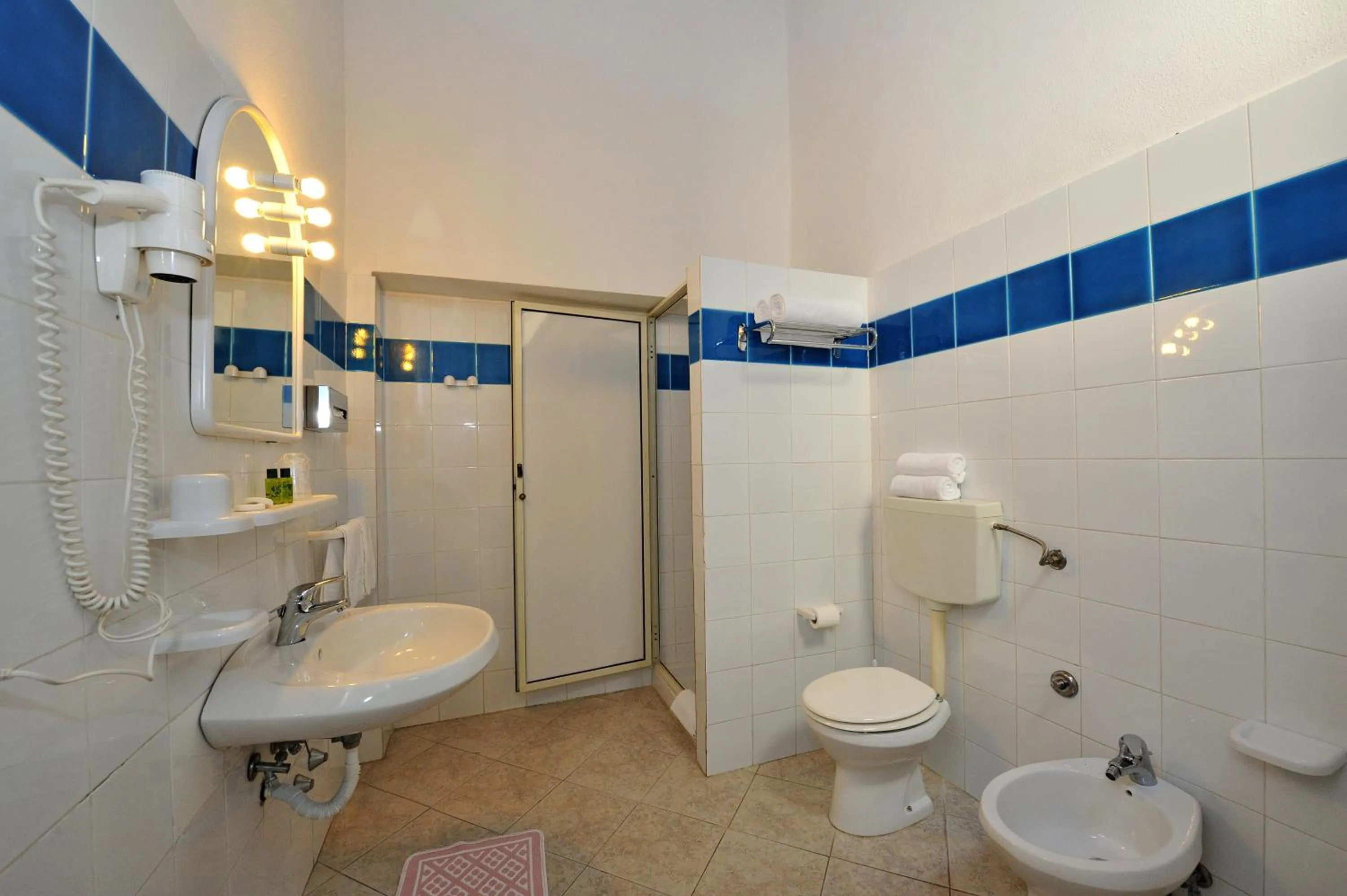 Bathroom in Hotel L'Esagono