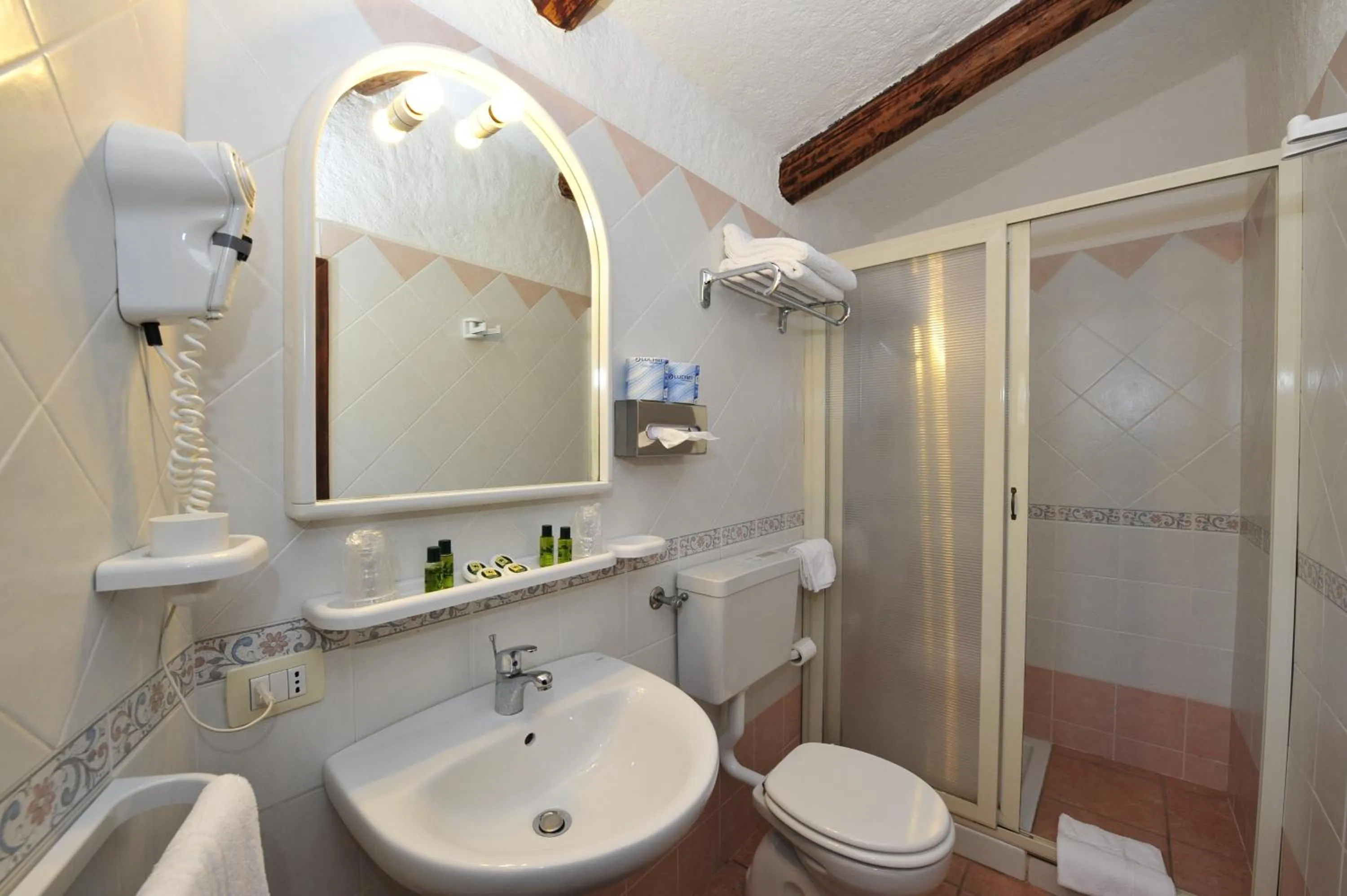 Bathroom in Hotel L'Esagono