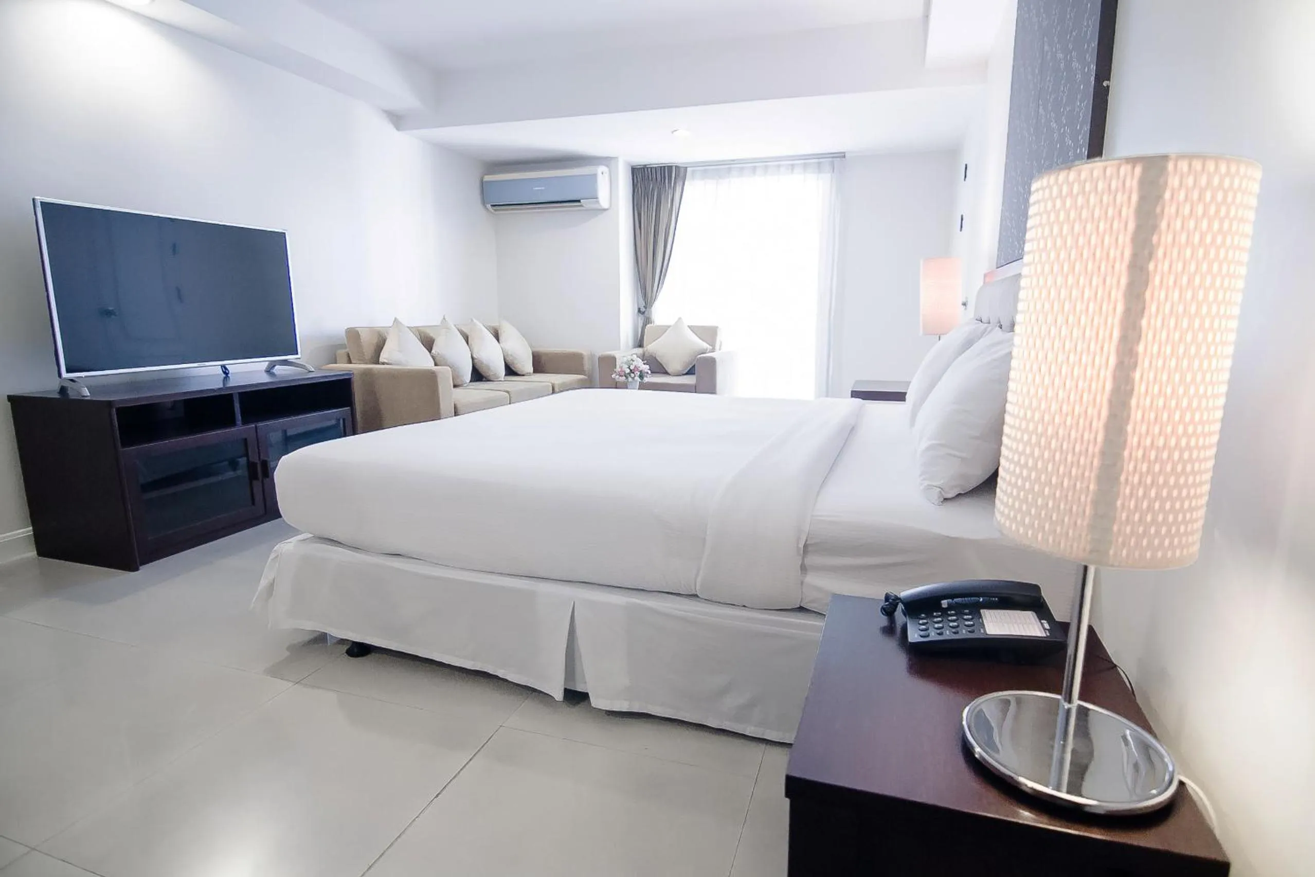 Living room, Bed in Romance Hotel Bangna