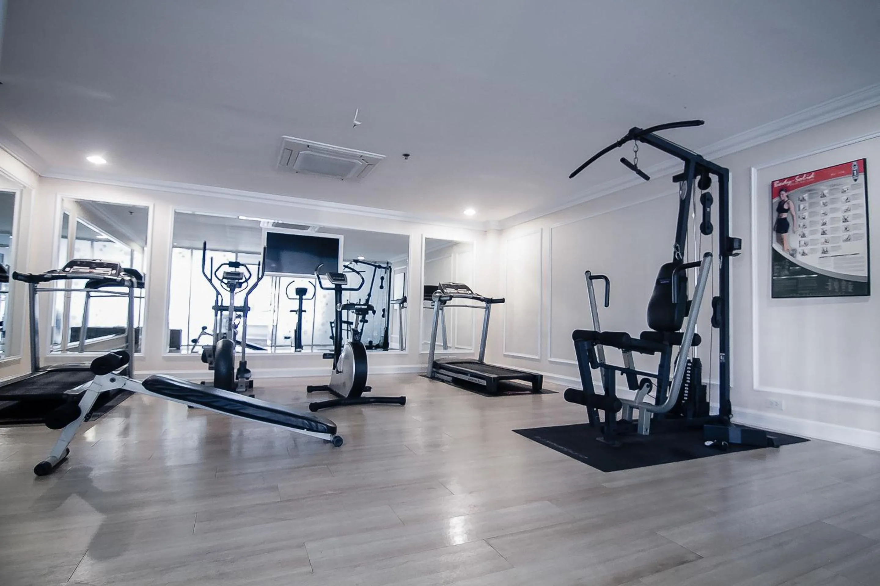 Fitness centre/facilities in Romance Hotel Bangna