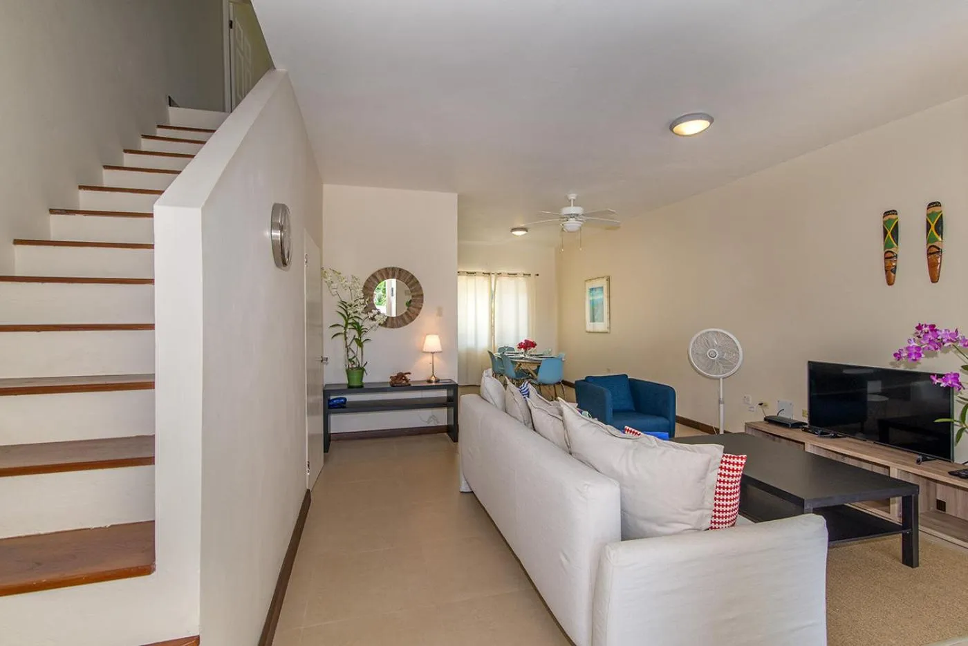 Living room in Family Complex beside Beach w/Pool Montego Bay #2