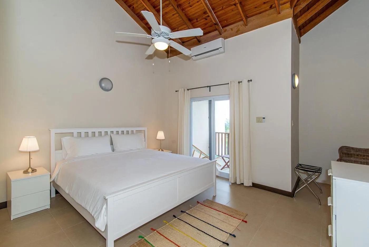 Bedroom, Bed in Family Complex beside Beach w/Pool Montego Bay #2