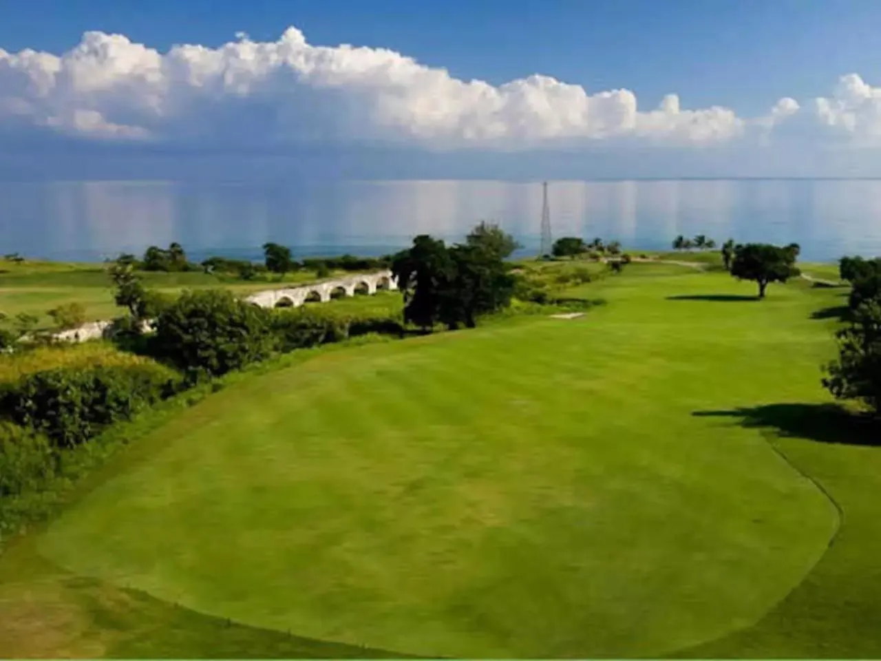 Golfcourse in Luxury 2BR Home facing Beach w/Pool Montego Bay #3