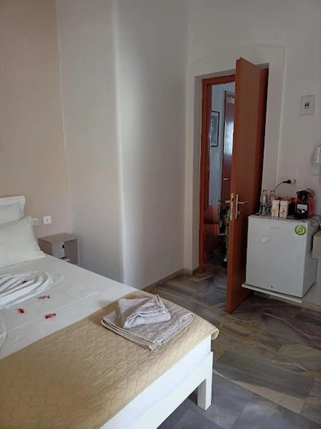 Photo of the whole room in Marisa Rooms