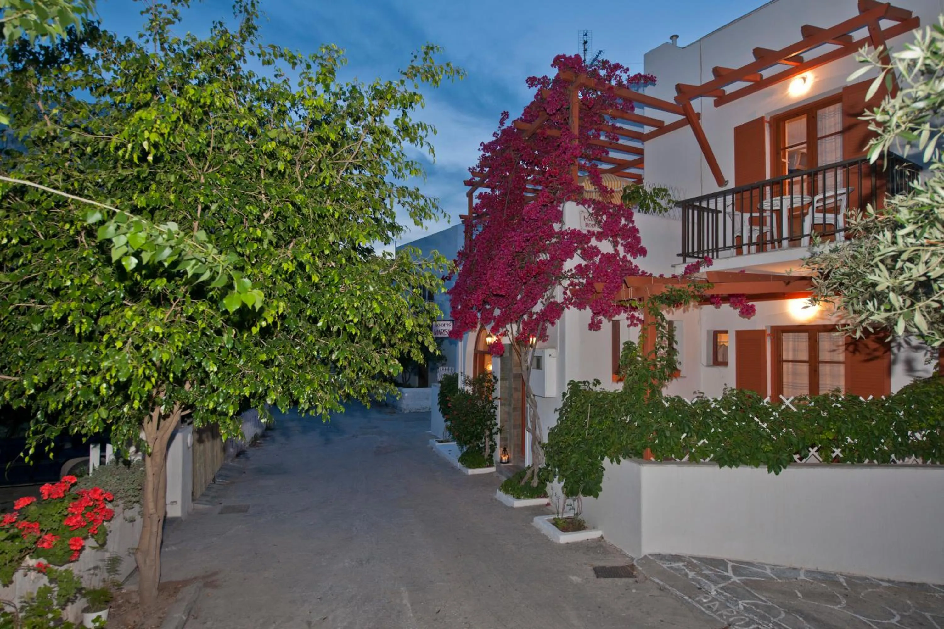 Facade/entrance in Marisa Rooms