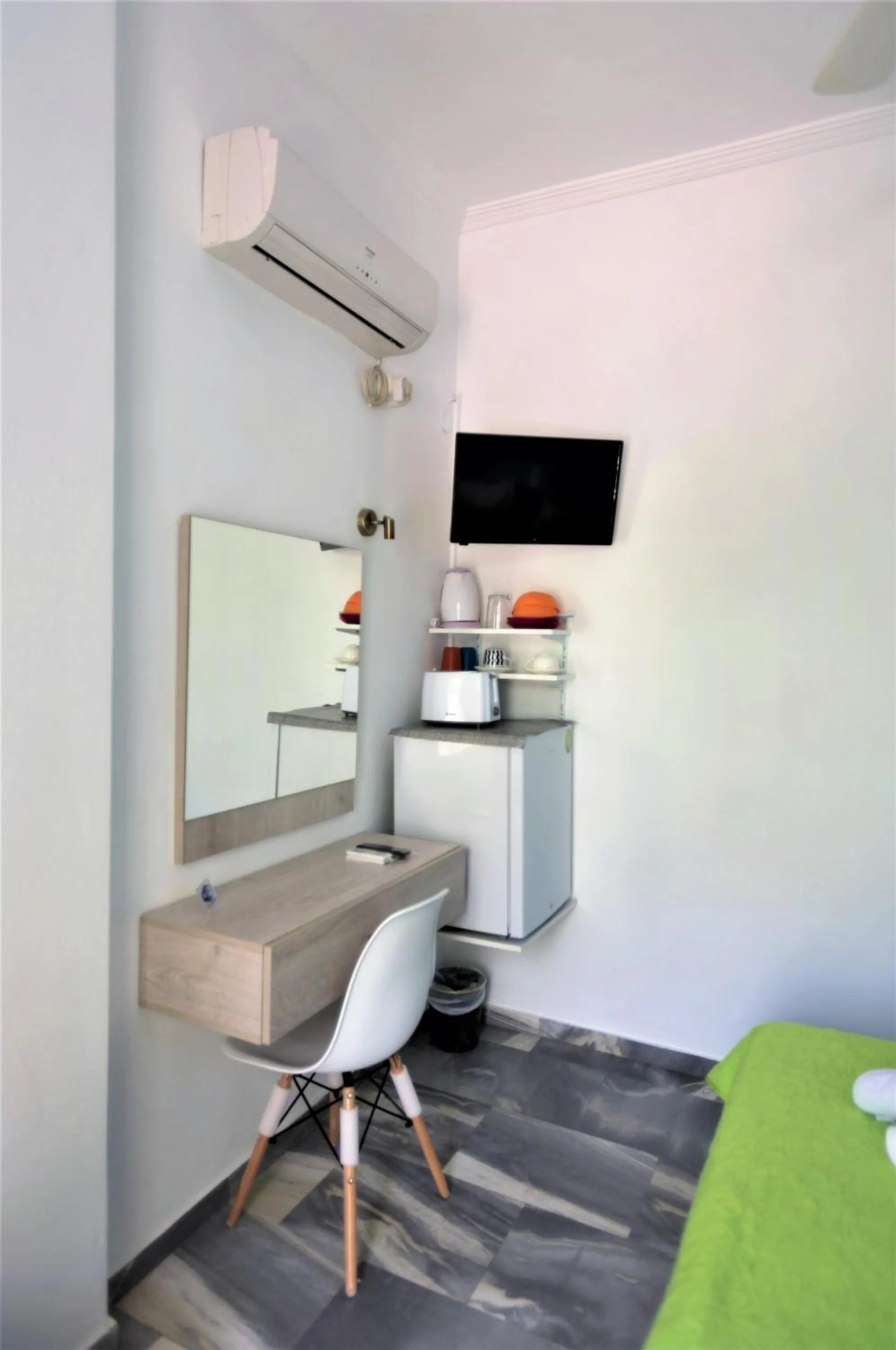 Photo of the whole room in Marisa Rooms