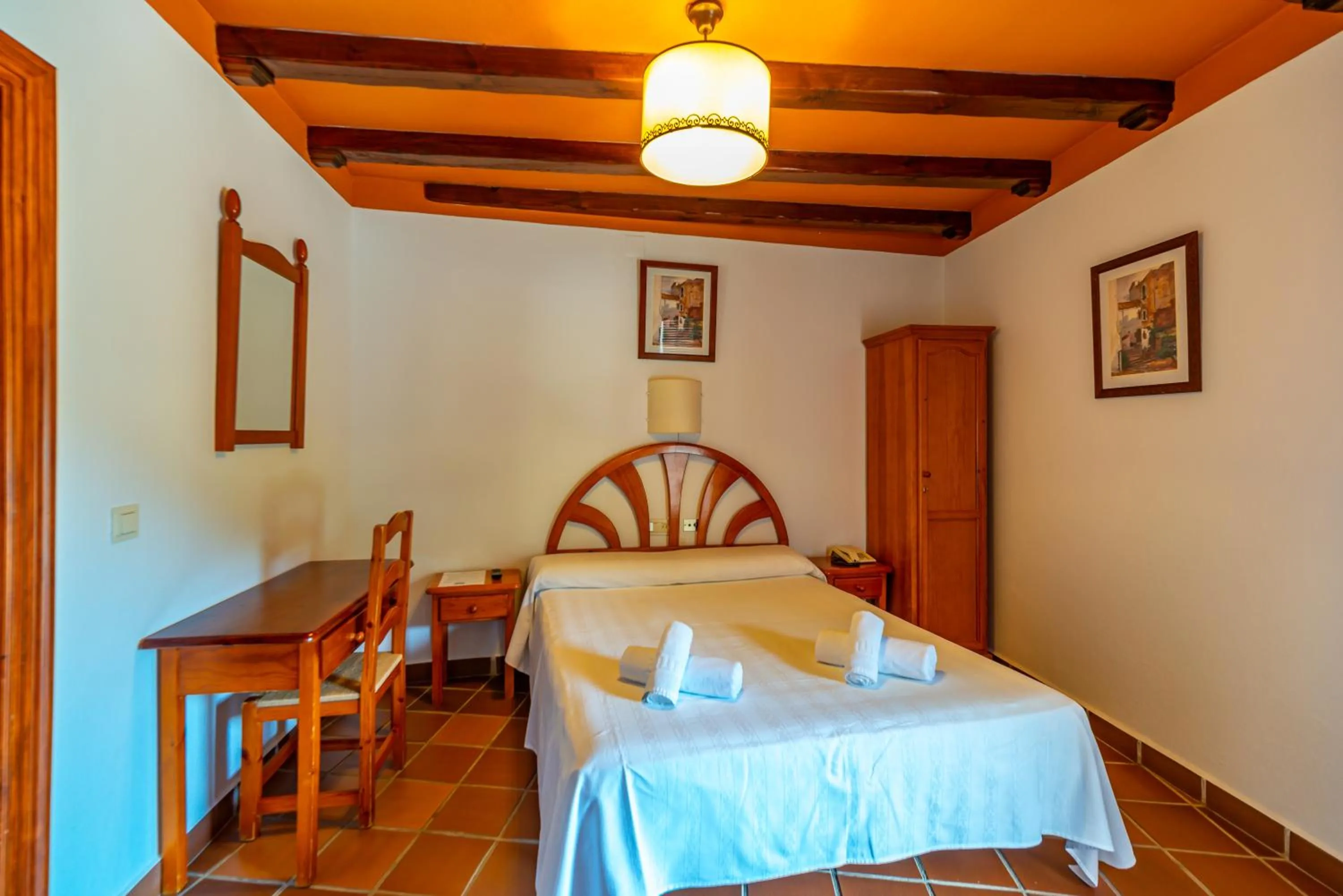 Bed in Hotel La Fragua I