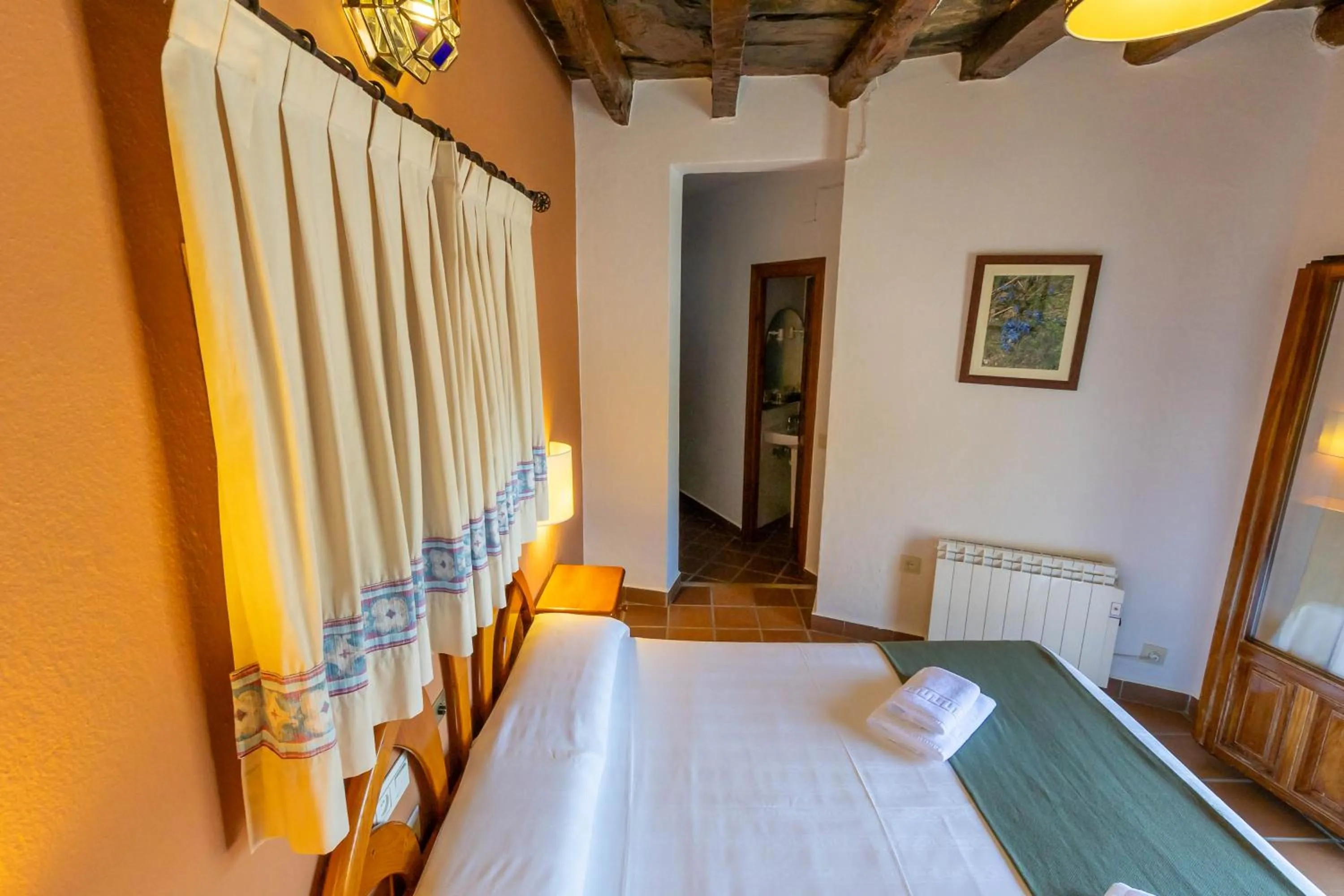 Bed in Hotel La Fragua I