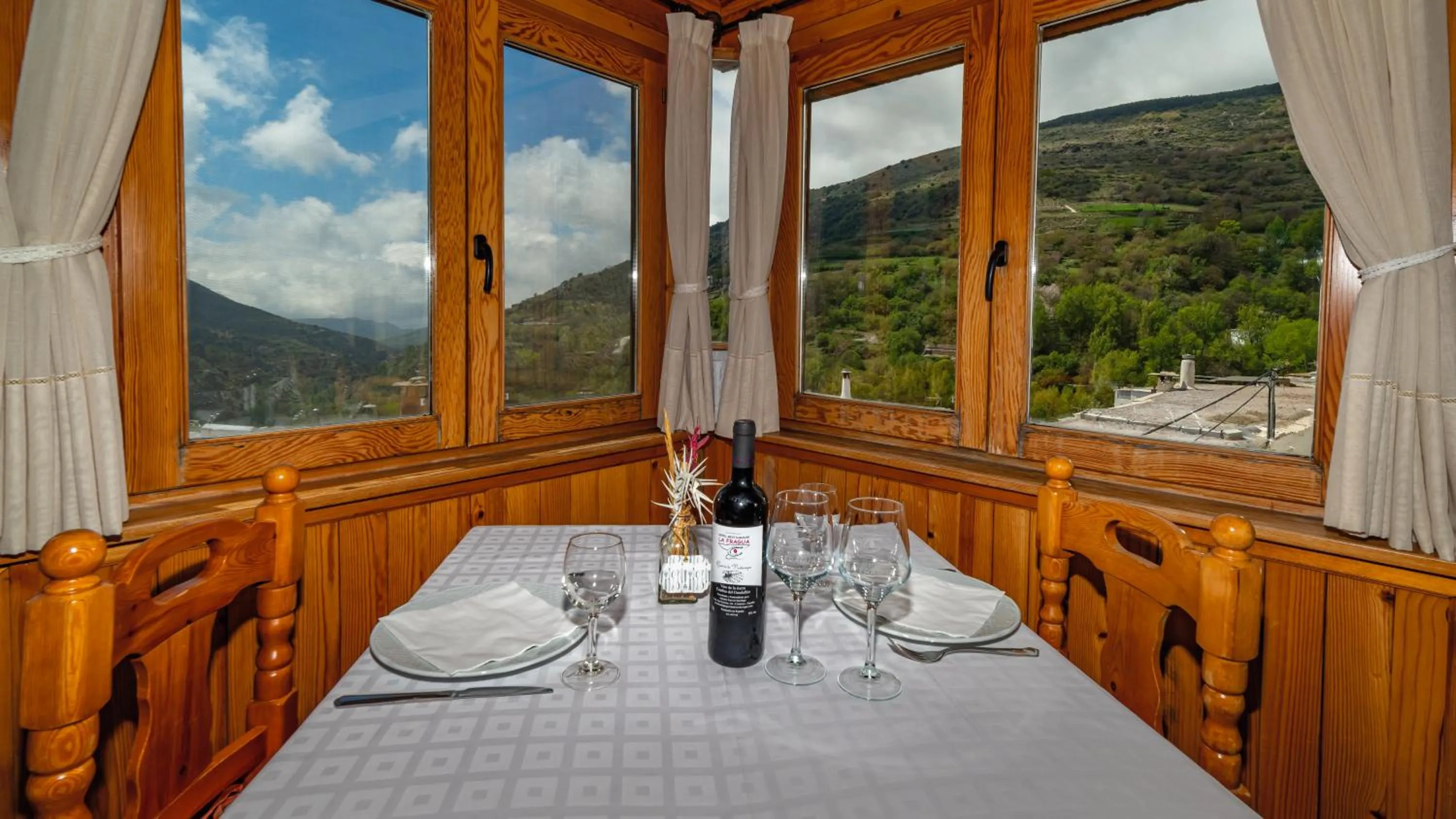 Restaurant/places to eat, Bed in Hotel La Fragua I
