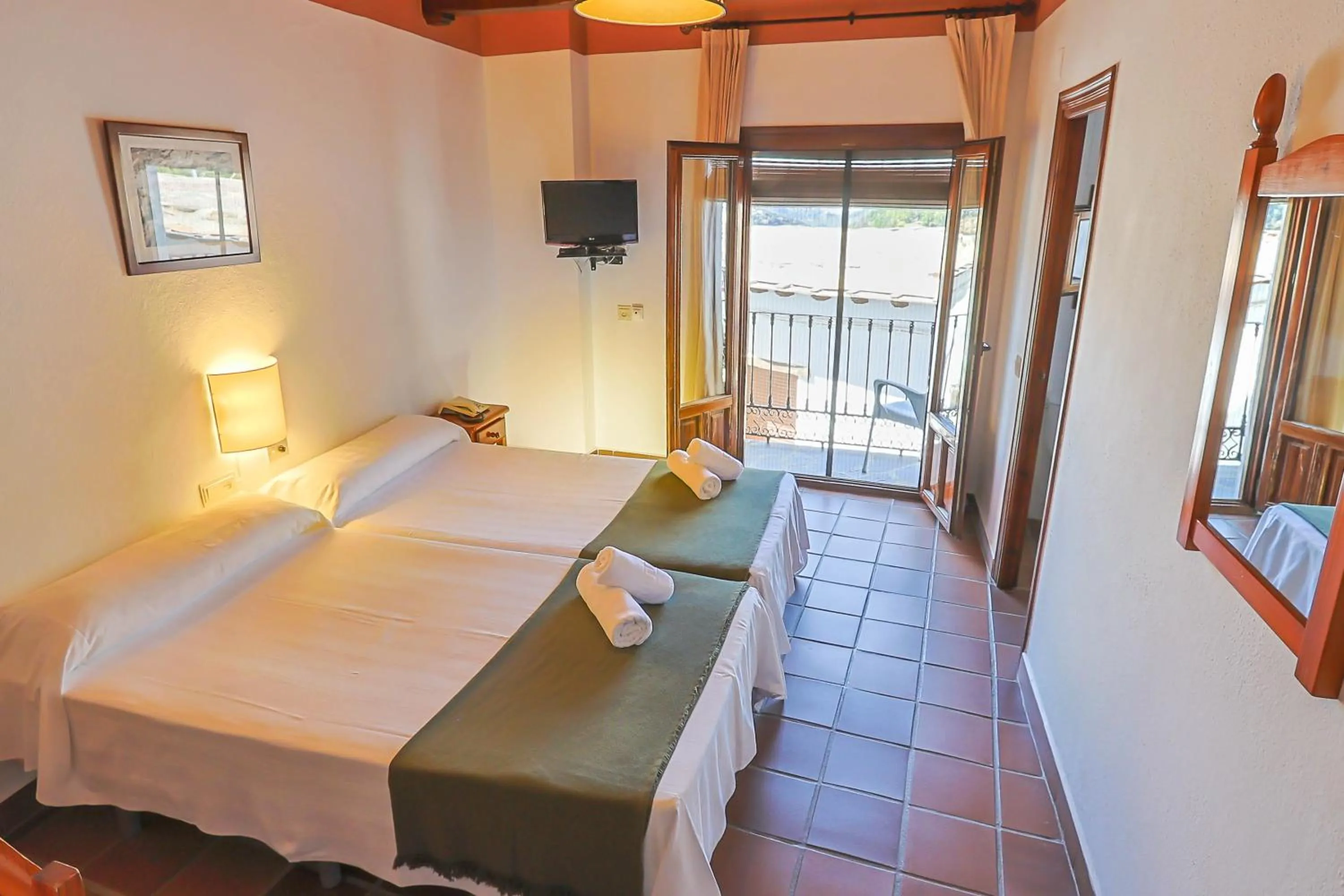 Bed in Hotel La Fragua I