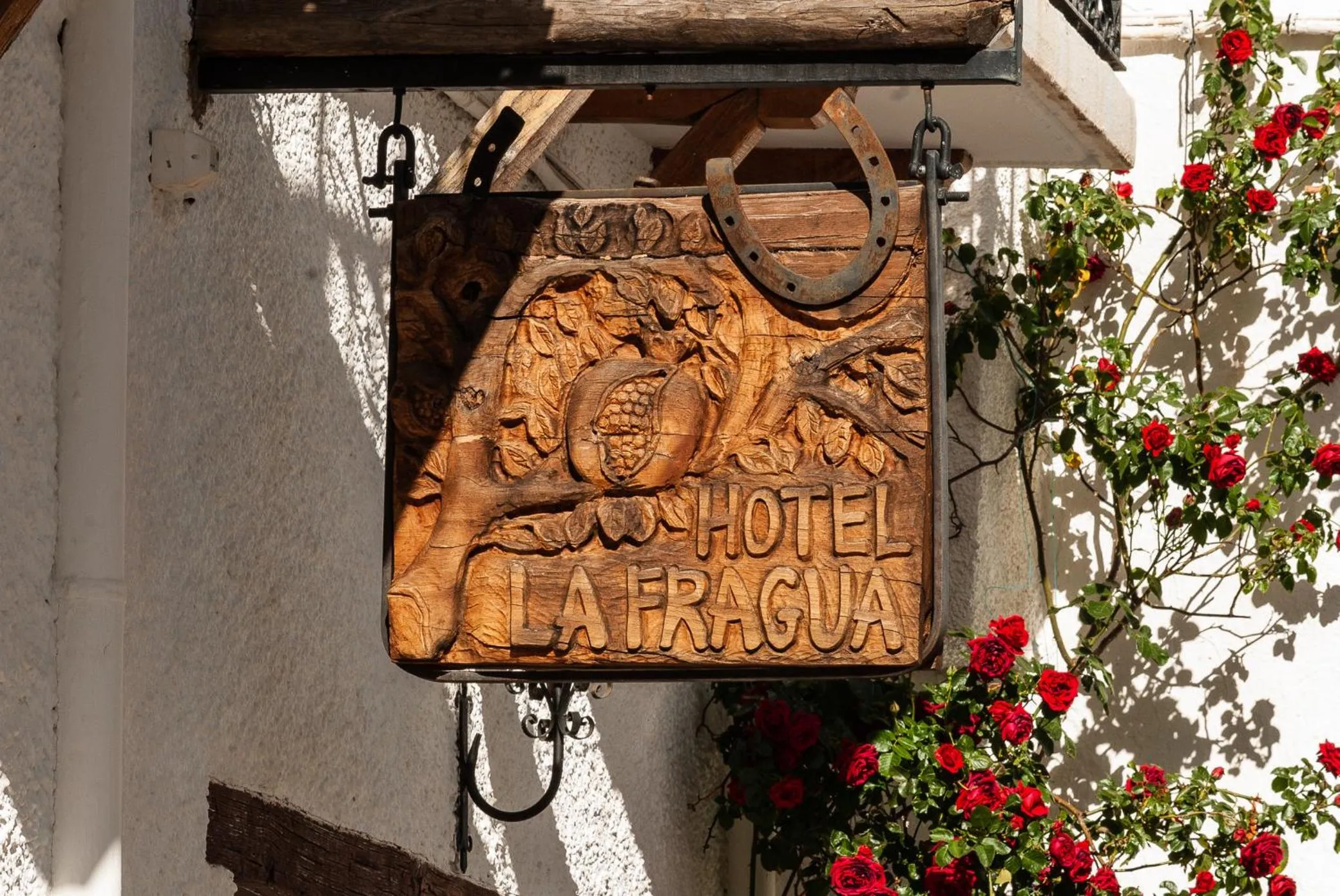 Logo/Certificate/Sign in Hotel La Fragua I