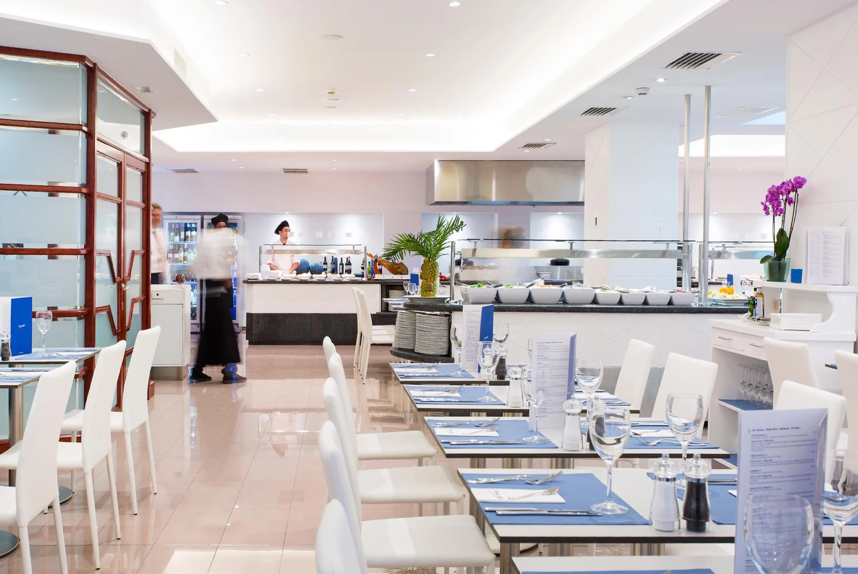 Food and drinks in Reverence Life Hotel - Adults Only