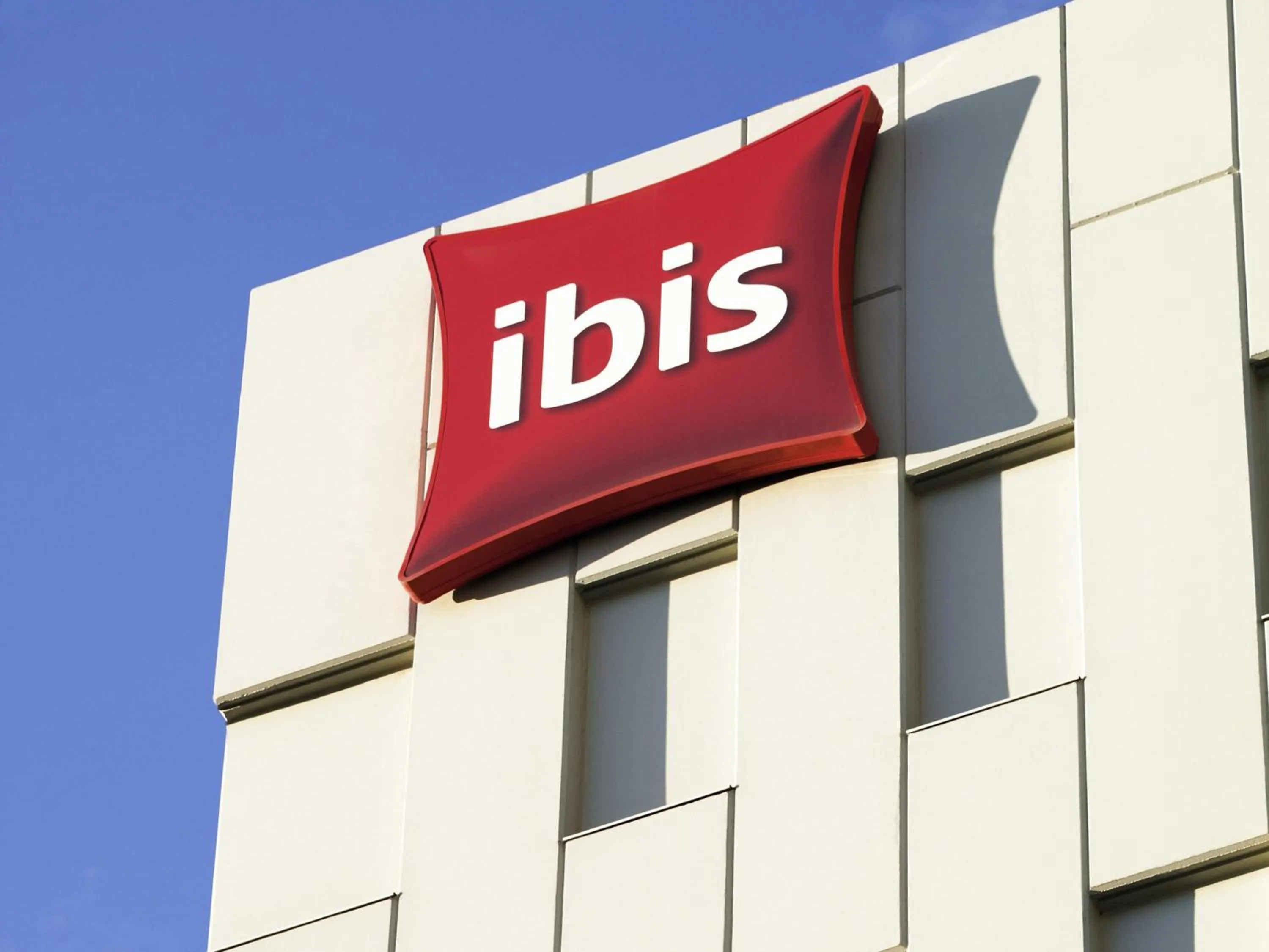 Property building in Ibis Barcelona Santa Coloma