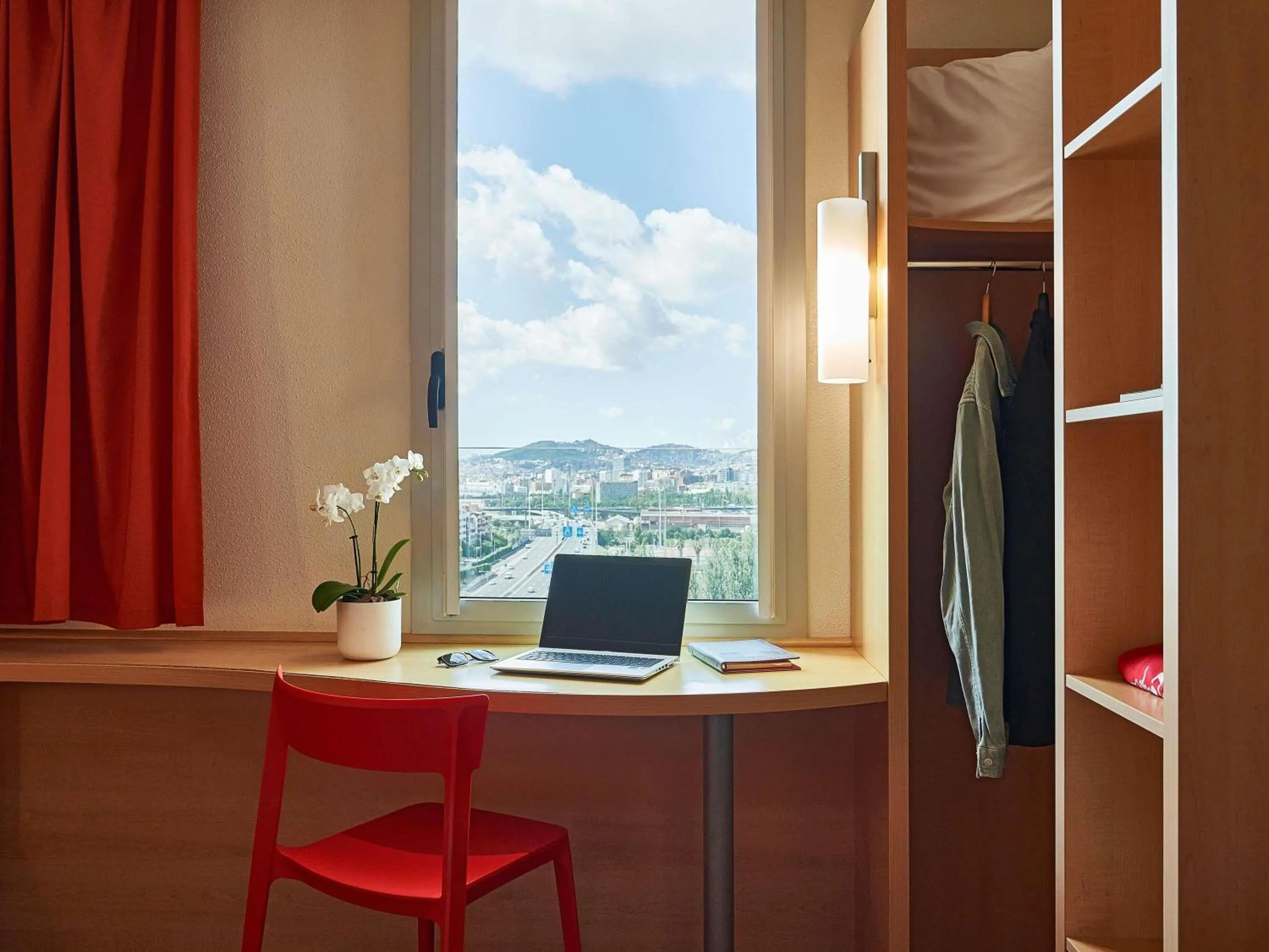 Bedroom in Ibis Barcelona Santa Coloma