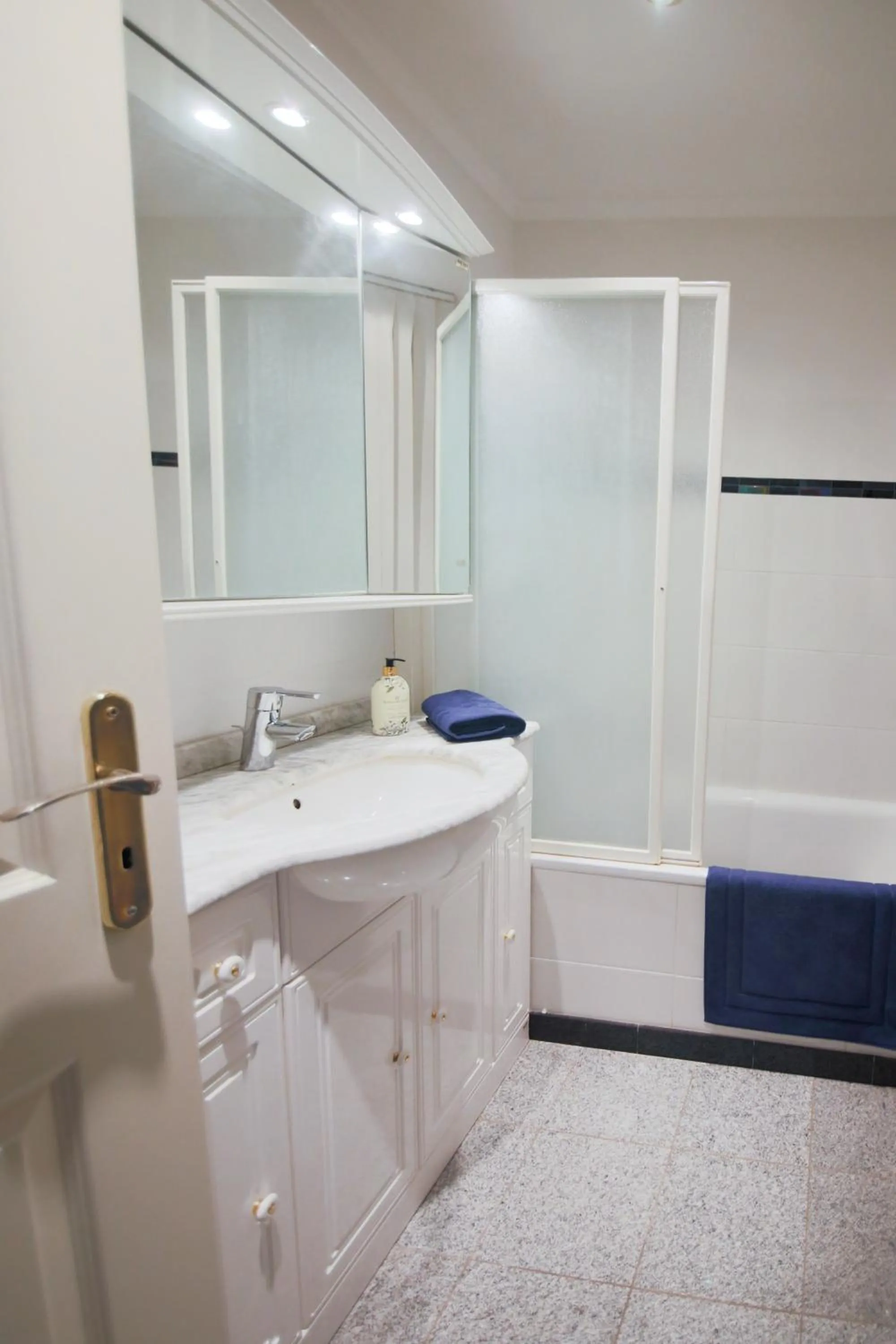 Bathroom in Sea view luxury apartment
