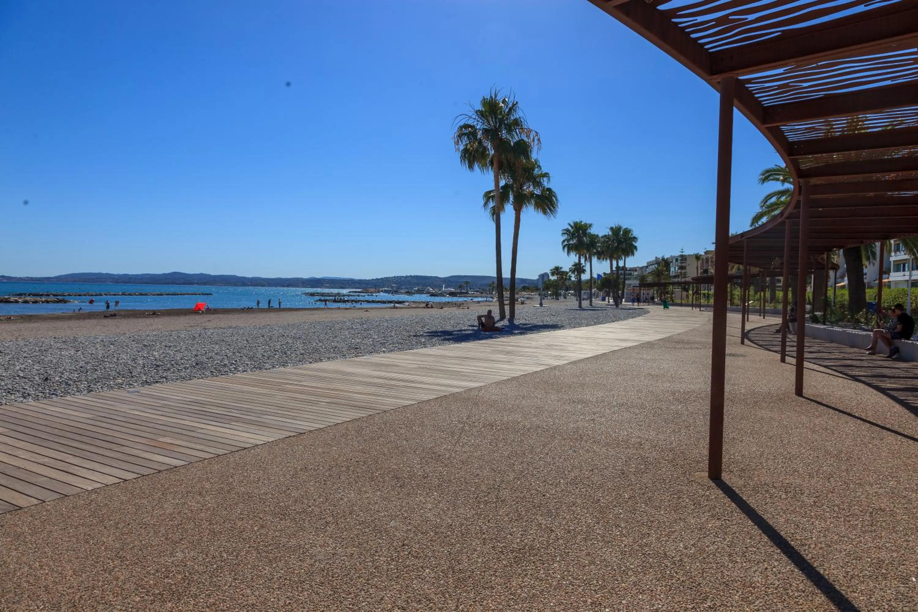 Beach in Sea view luxury apartment