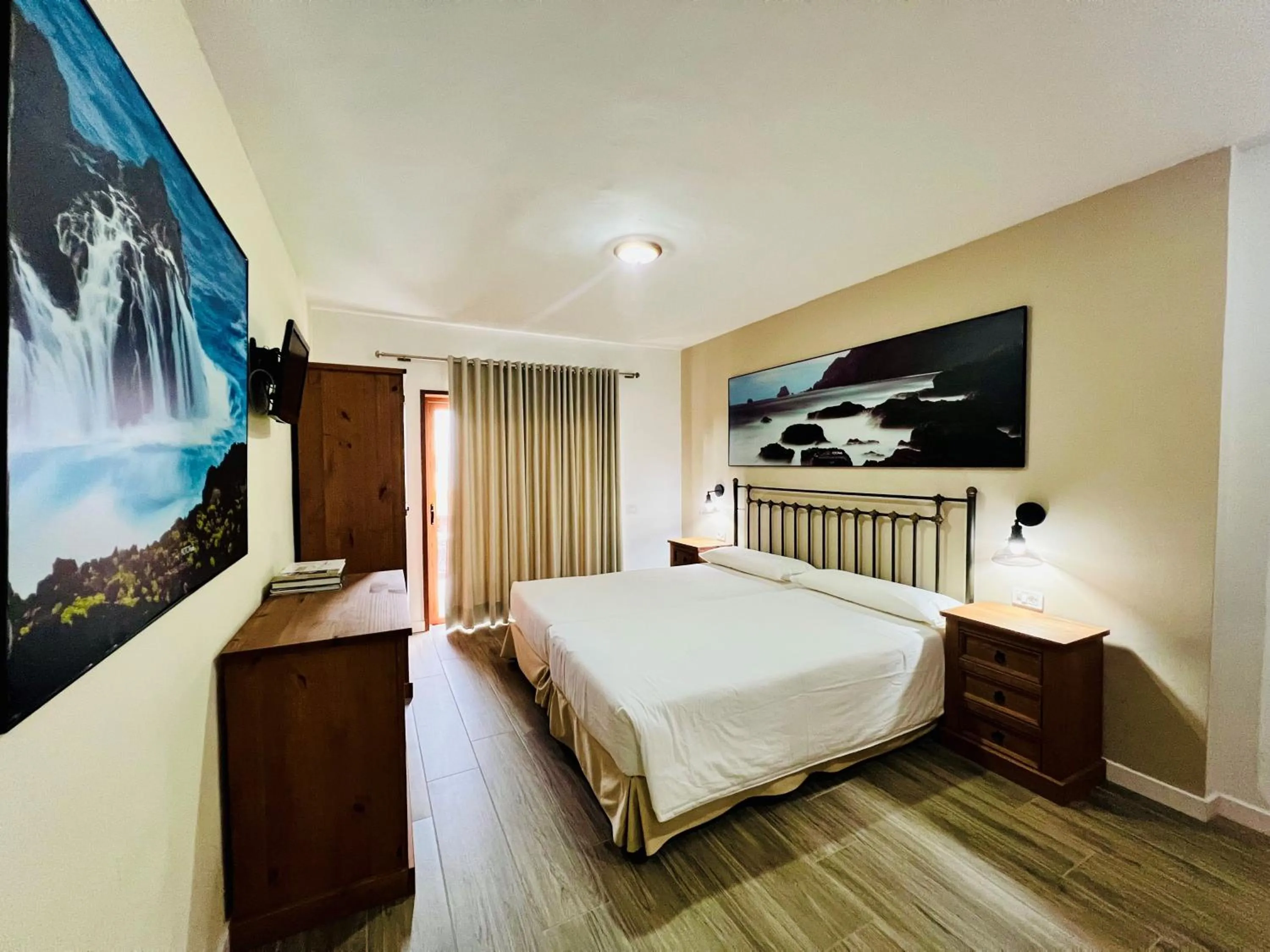 Bedroom, Bed in Apartamentos Frontera