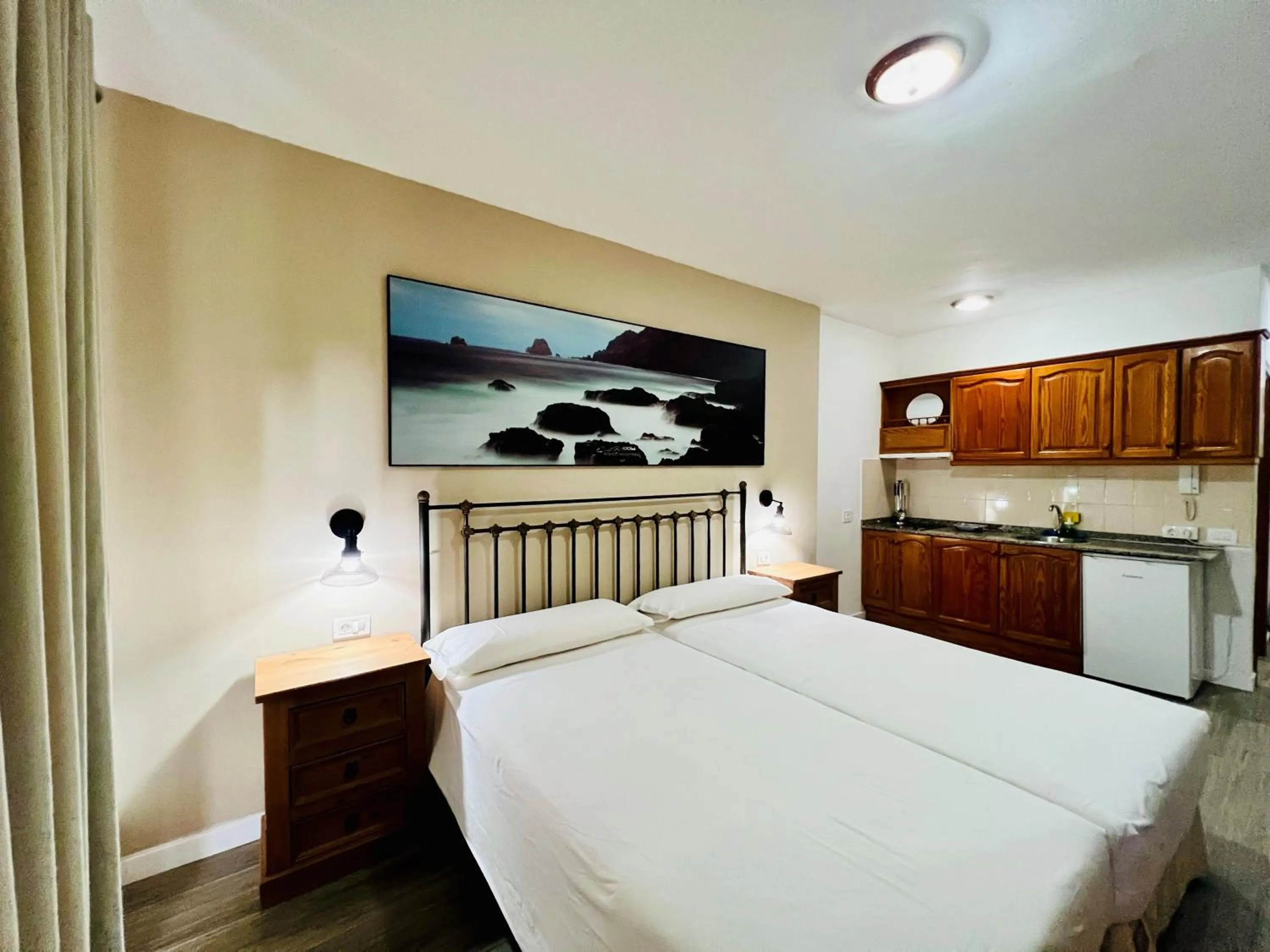 Bedroom, Bed in Apartamentos Frontera