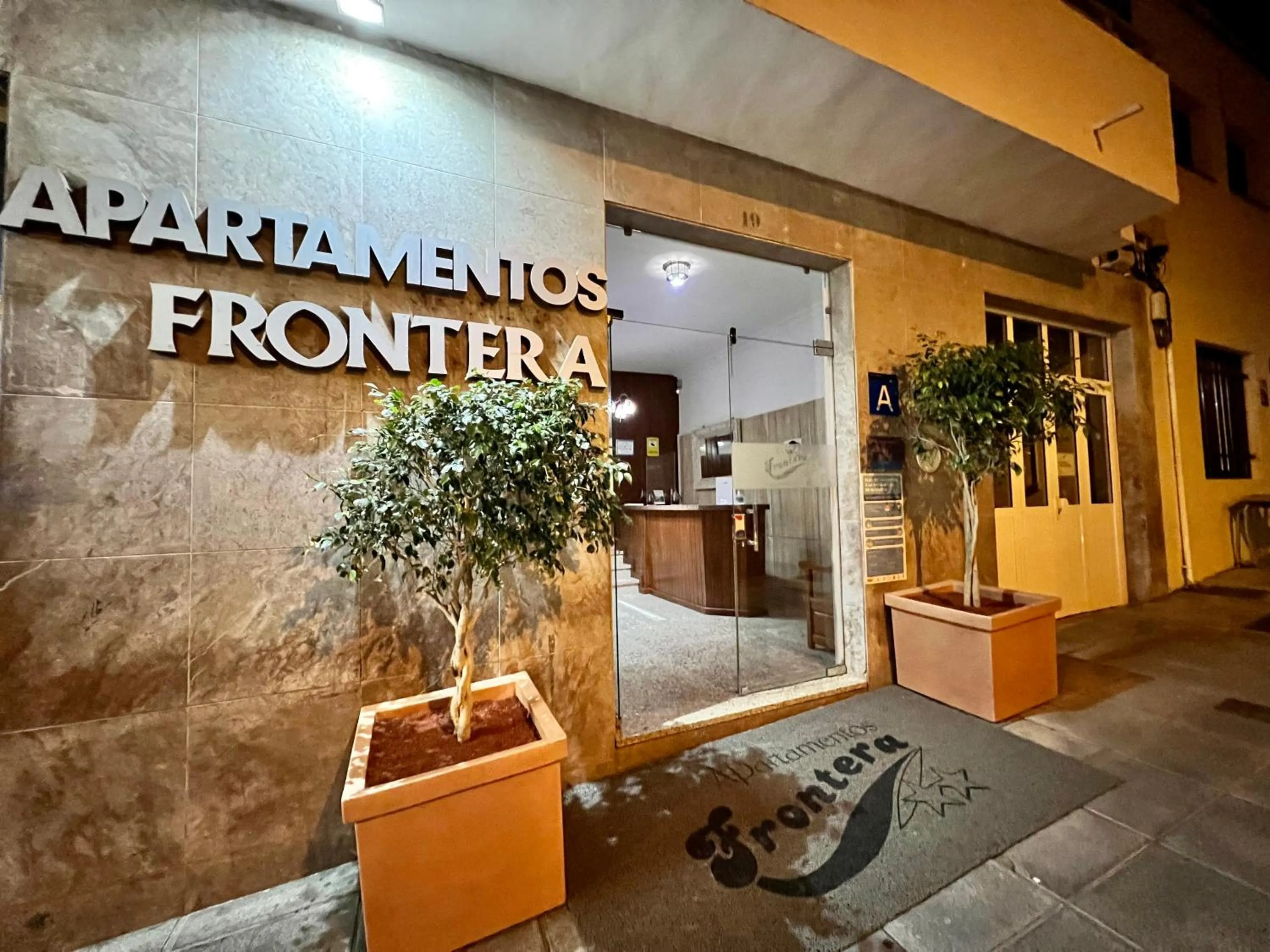 Property building in Apartamentos Frontera