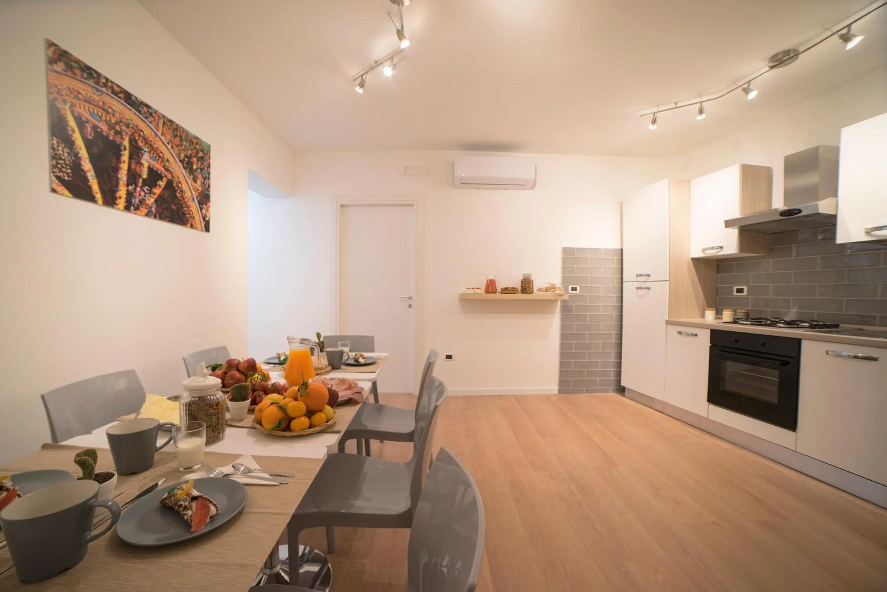 Communal kitchen in Suite Dreams