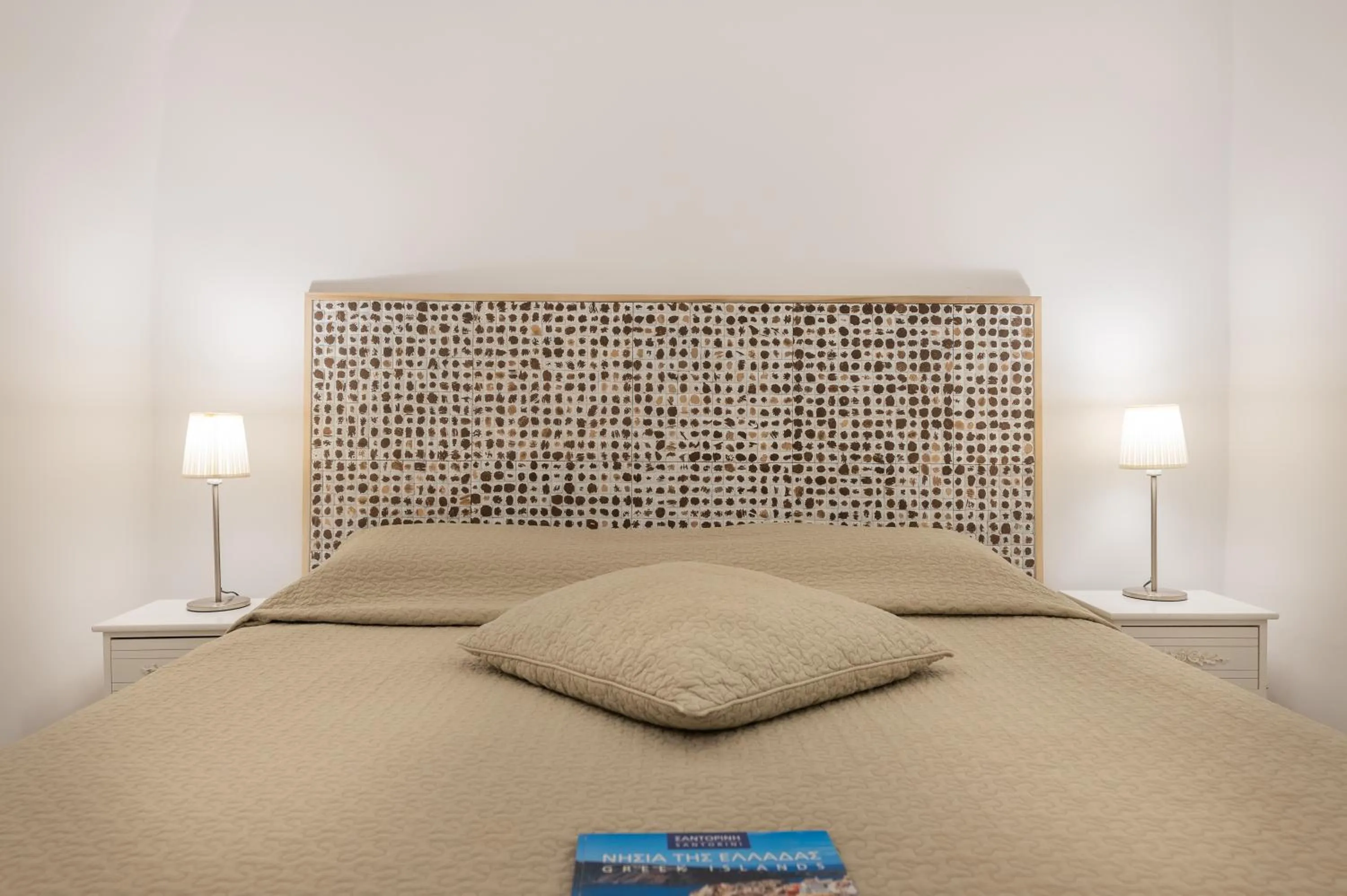 Bed in Armeni Luxury Villas