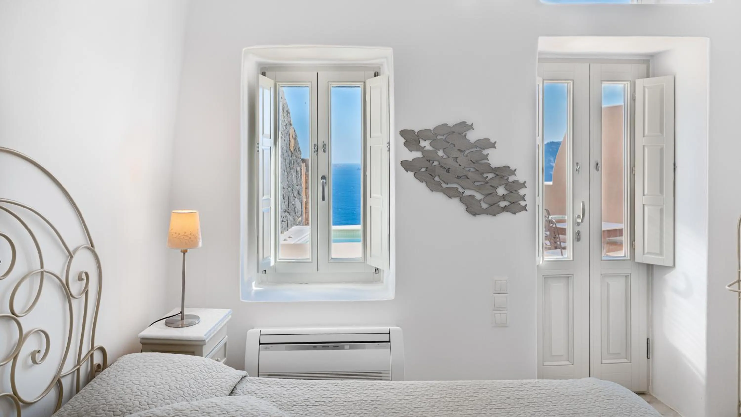 Bed in Armeni Luxury Villas