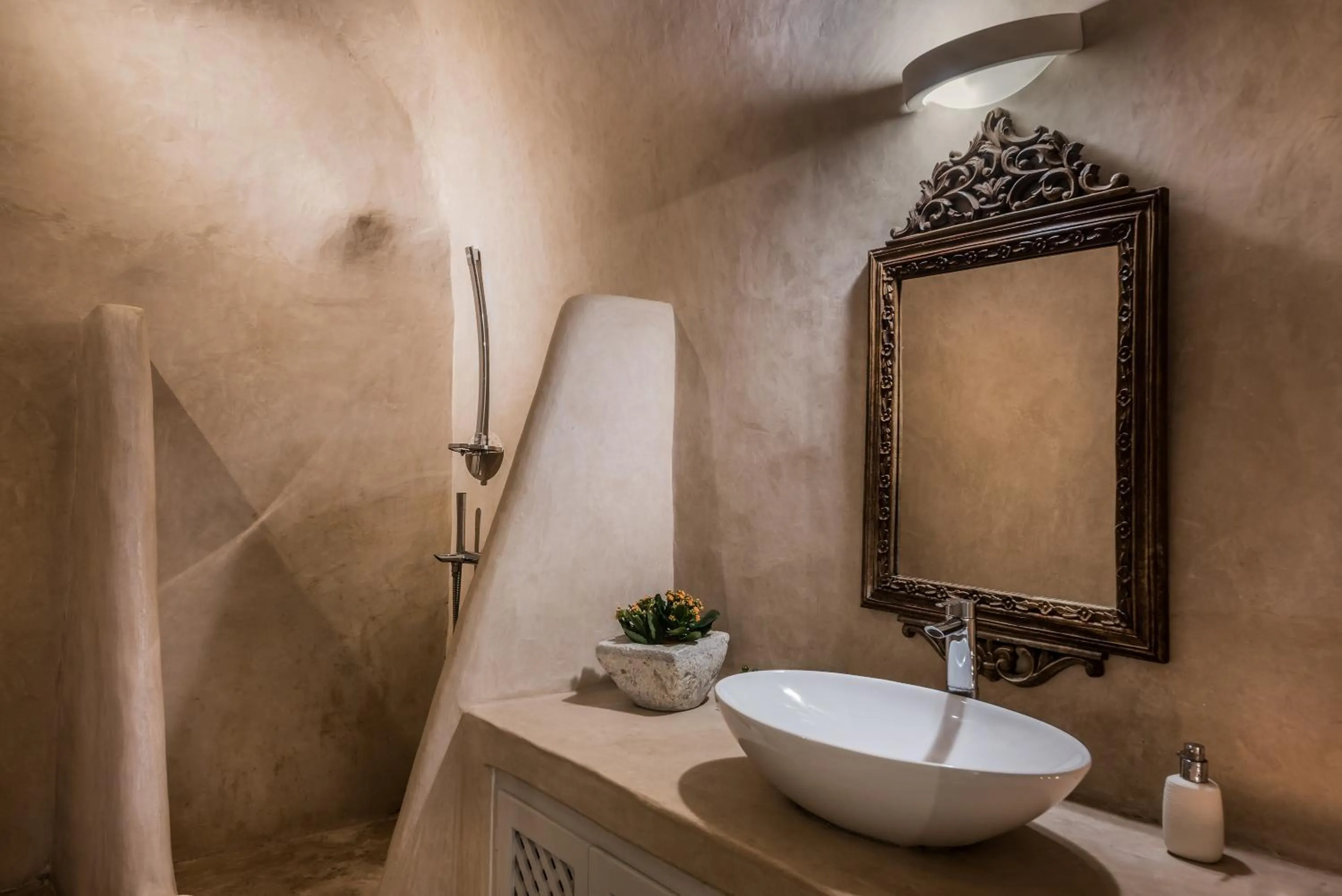 Shower in Armeni Luxury Villas