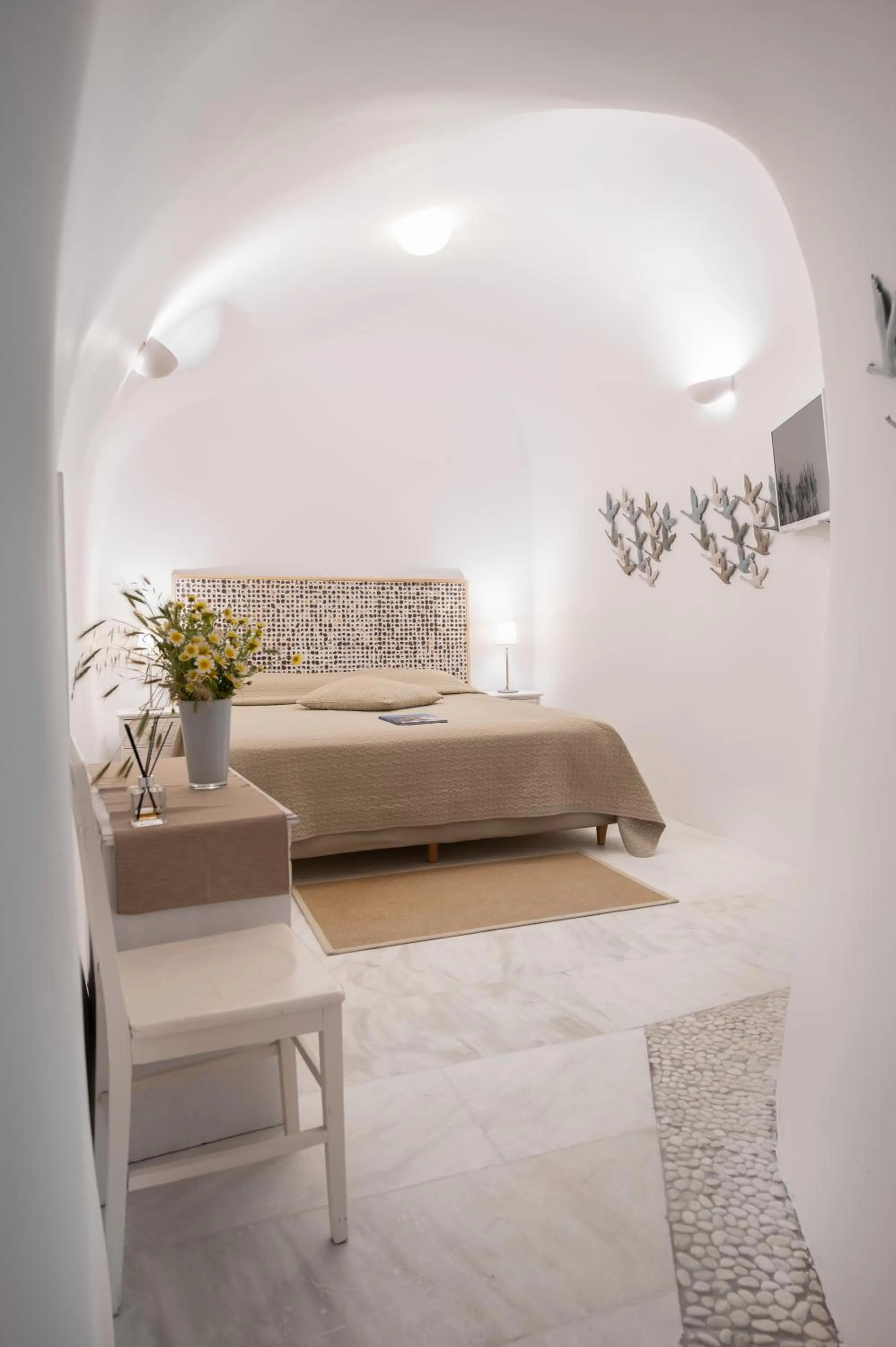 Bed in Armeni Luxury Villas