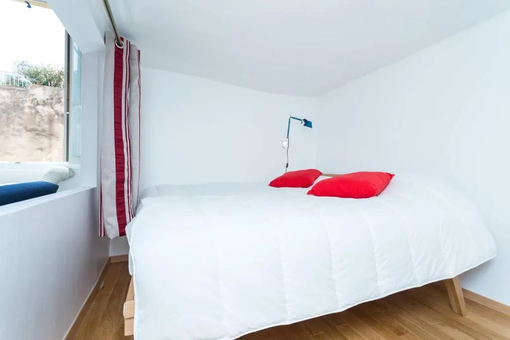Bedroom, Bed in Le Noble in Scenic Villefranche Sur Mer