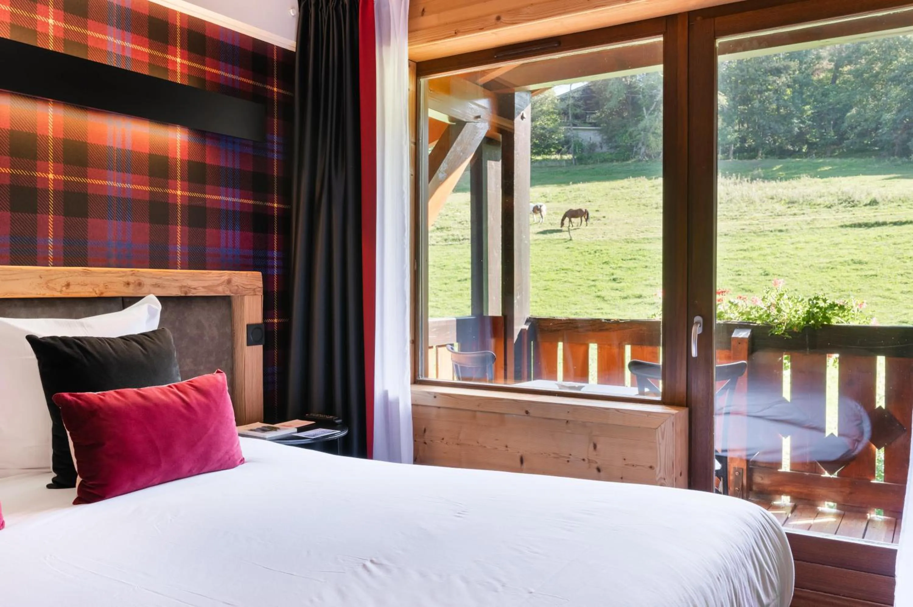 Summer, Bed in Mamie Megève